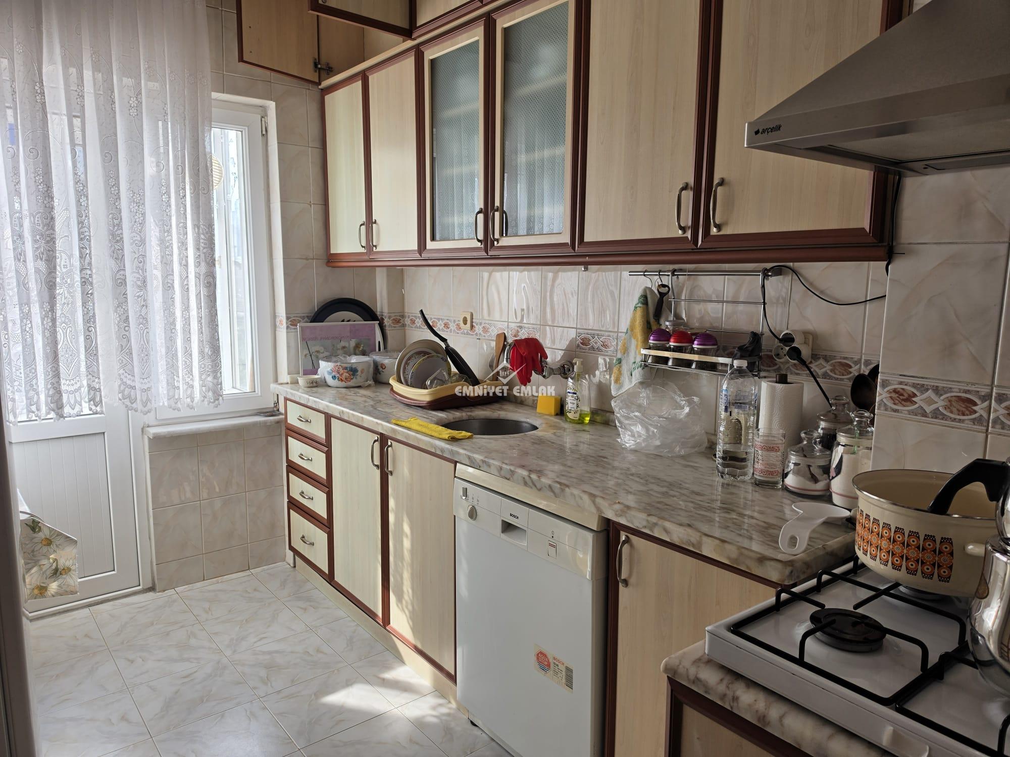 KDZ EREĞLİ  NİMET İLKÖĞRETİM OKULU MEVKİİ KANDİLLİ LOJMANLARINDA 2+1 SATILIK DAİRE