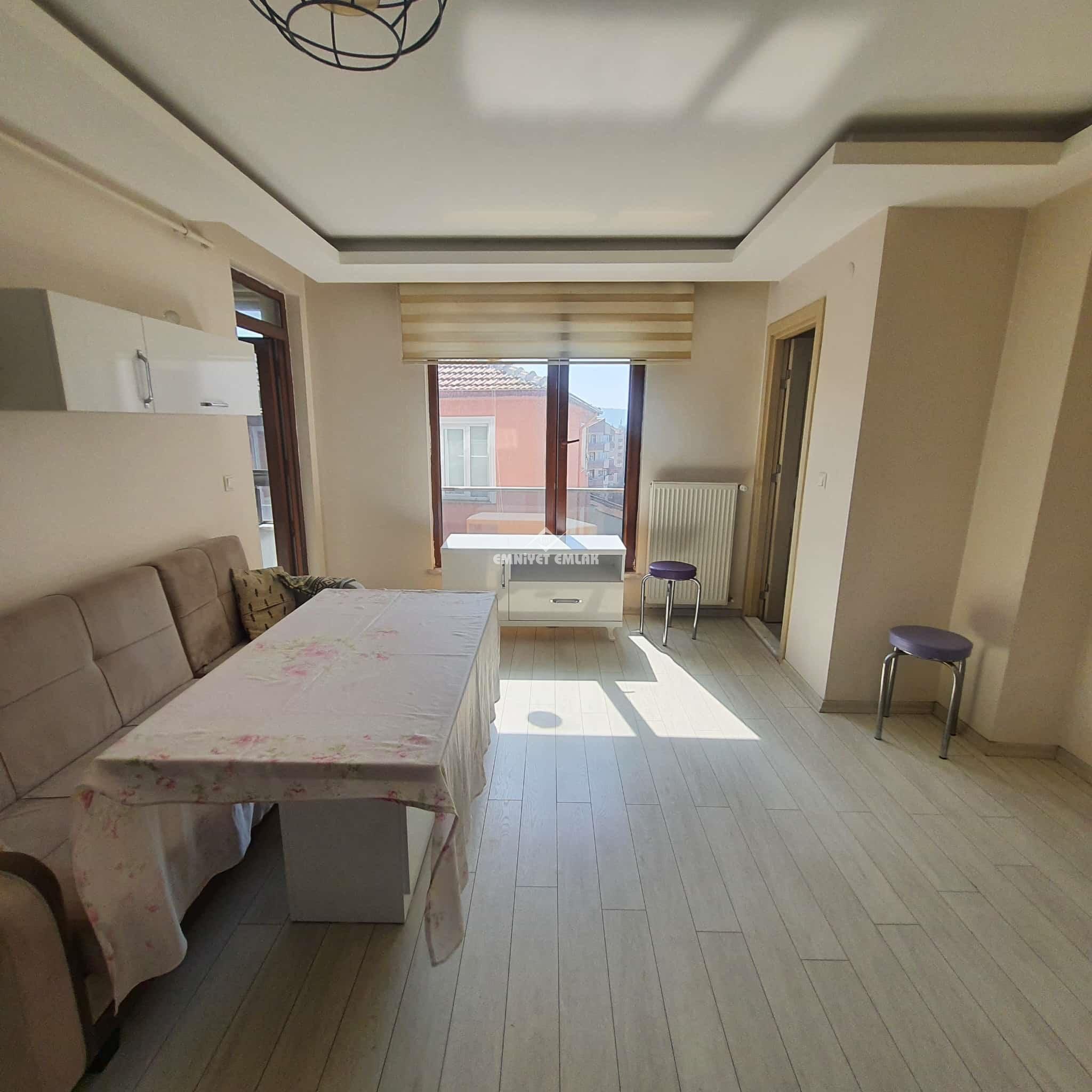 KDZ Ereğli Merkezde Eşyalı 1+1 Kiralık Daire