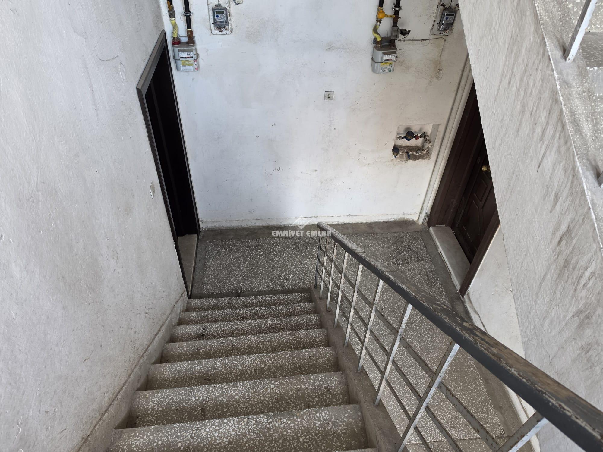 KDZ EREĞLİ  NİMET İLKÖĞRETİM OKULU MEVKİİ KANDİLLİ LOJMANLARINDA 2+1 SATILIK DAİRE