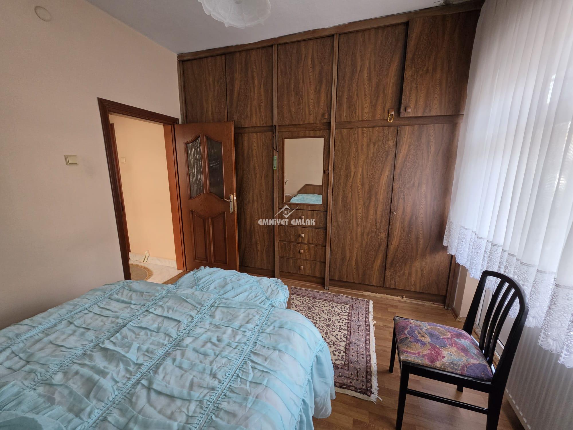 KDZ EREĞLİ  NİMET İLKÖĞRETİM OKULU MEVKİİ KANDİLLİ LOJMANLARINDA 2+1 SATILIK DAİRE