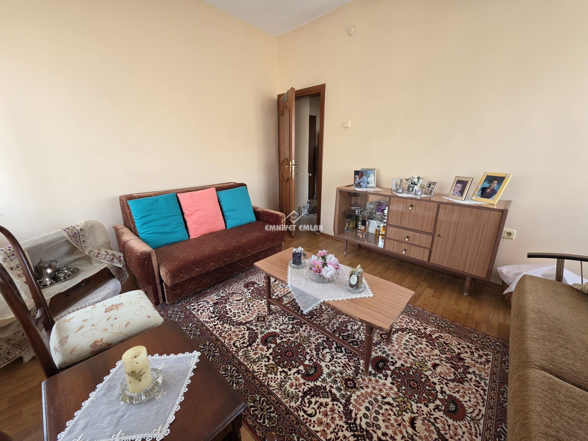 KDZ EREĞLİ  NİMET İLKÖĞRETİM OKULU MEVKİİ KANDİLLİ LOJMANLARINDA 2+1 SATILIK DAİRE