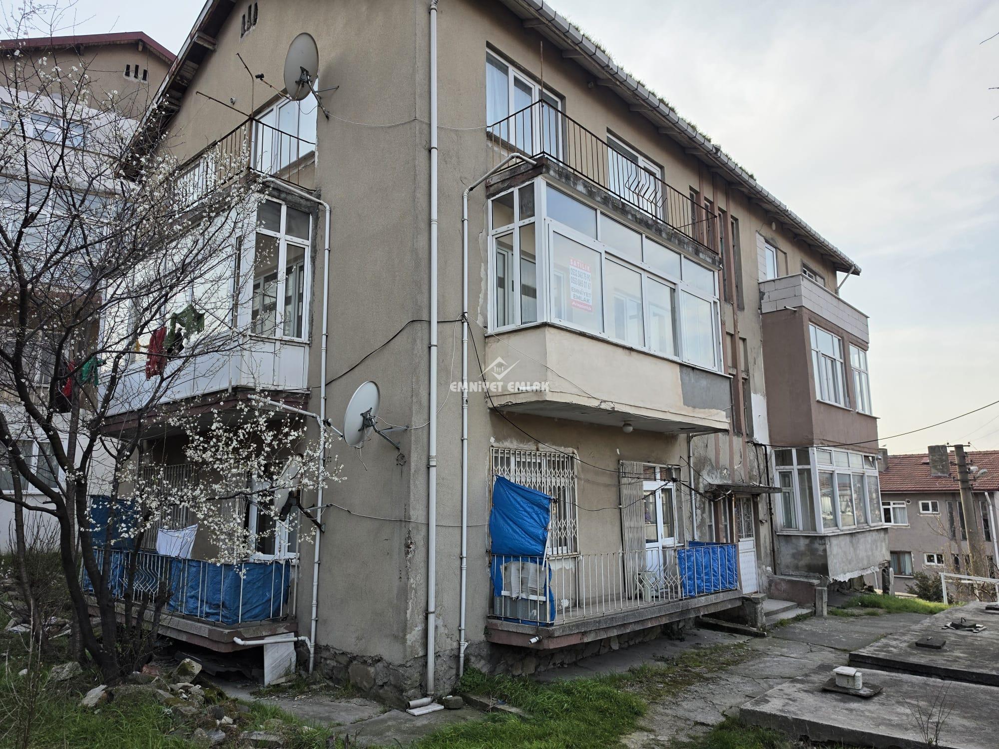 KDZ EREĞLİ  NİMET İLKÖĞRETİM OKULU MEVKİİ KANDİLLİ LOJMANLARINDA 2+1 SATILIK DAİRE