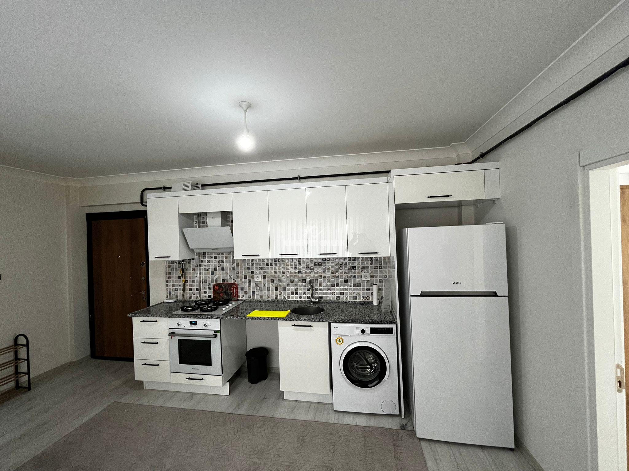 KEPEZ ANAYOL KENARI İMAM HATİP LİSESİ YANI EŞYALI KİRALIK 1+1