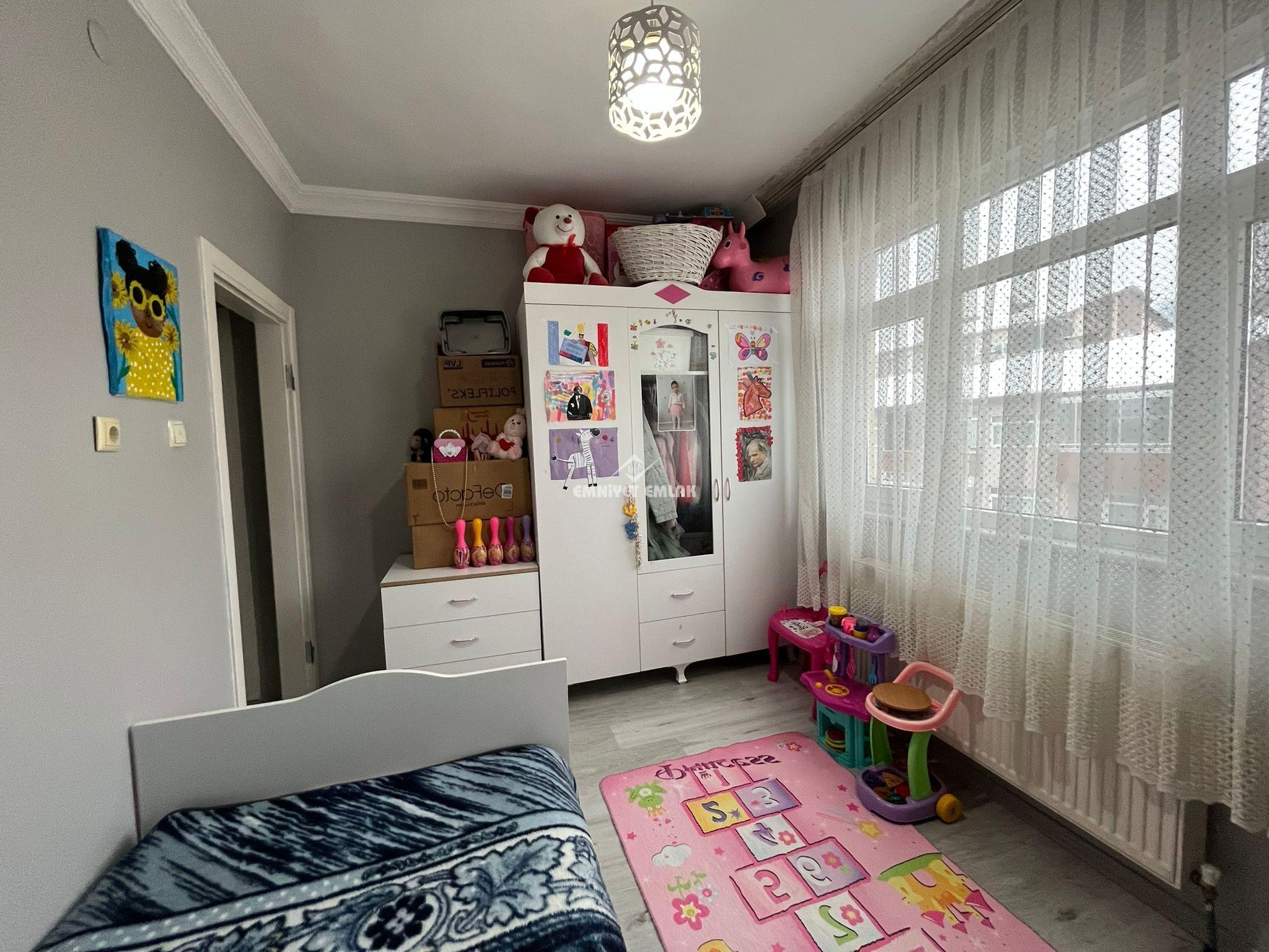 Carrefour Karşısı, Diş Hastanesi Yakını 3+1 Satılık Daire