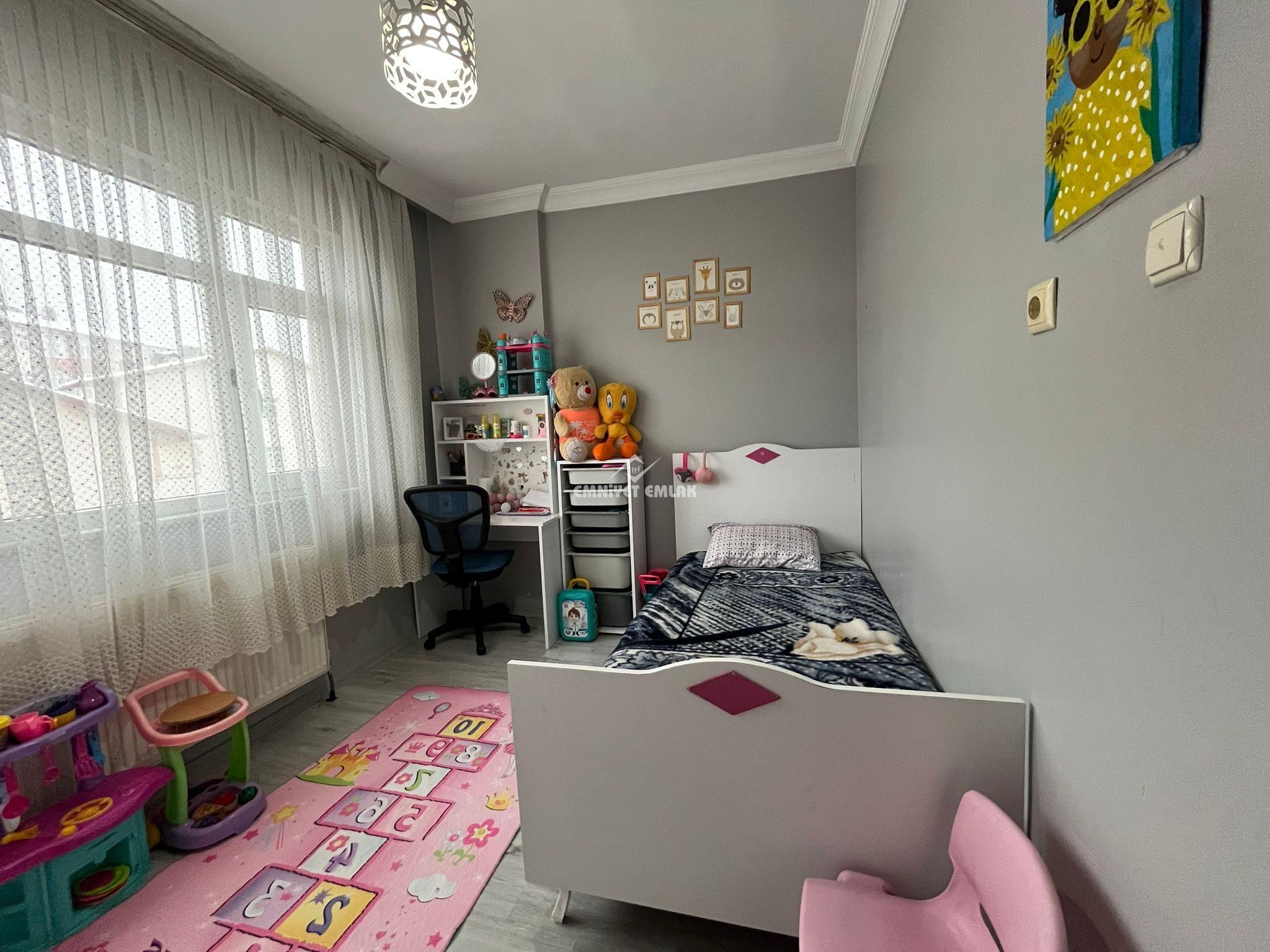 Carrefour Karşısı, Diş Hastanesi Yakını 3+1 Satılık Daire