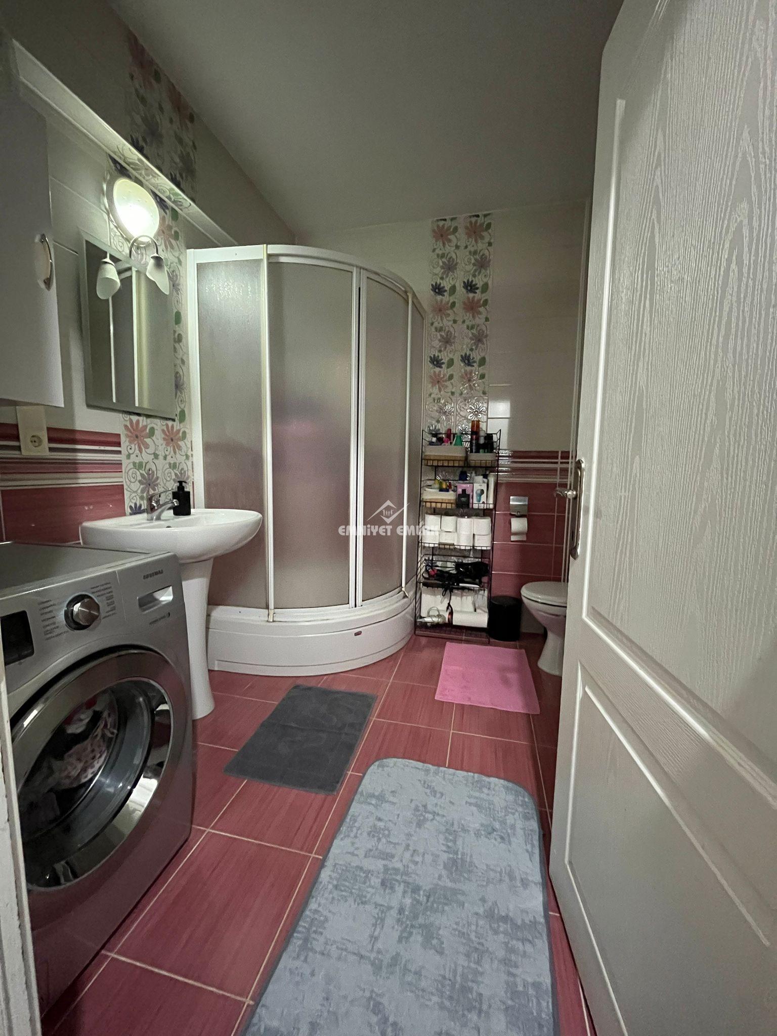 Carrefour Karşısı, Diş Hastanesi Yakını 3+1 Satılık Daire