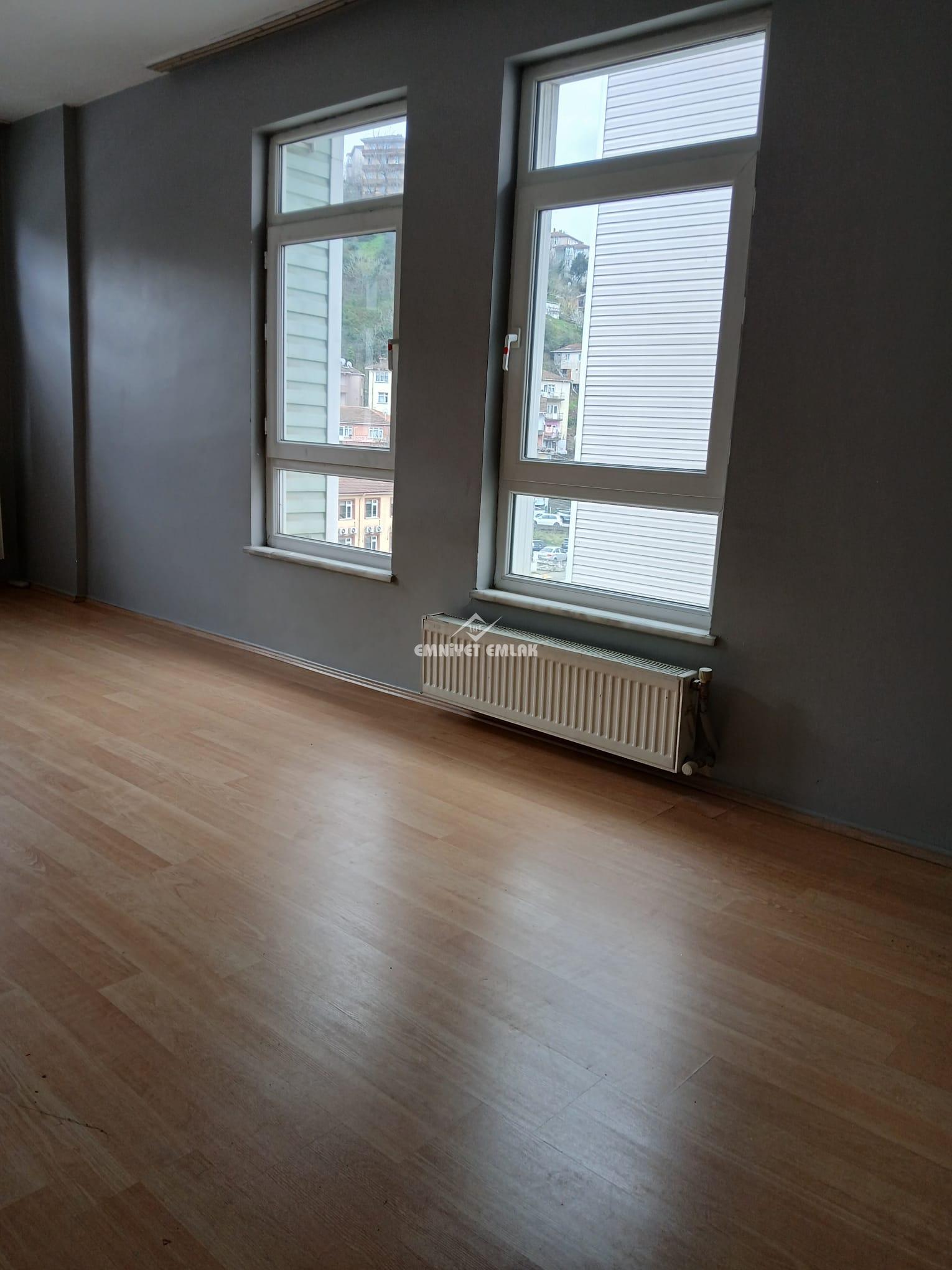 BEYÇAYIR SİTESİ ARA KAT 3+1 KİRALIK DAİRE