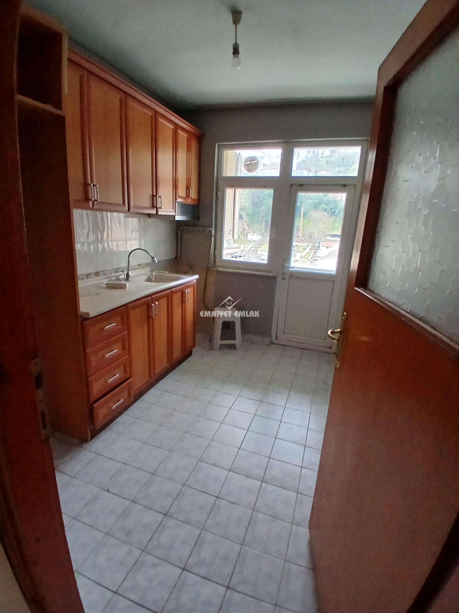 BEYÇAYIR SİTESİ ARA KAT 3+1 KİRALIK DAİRE