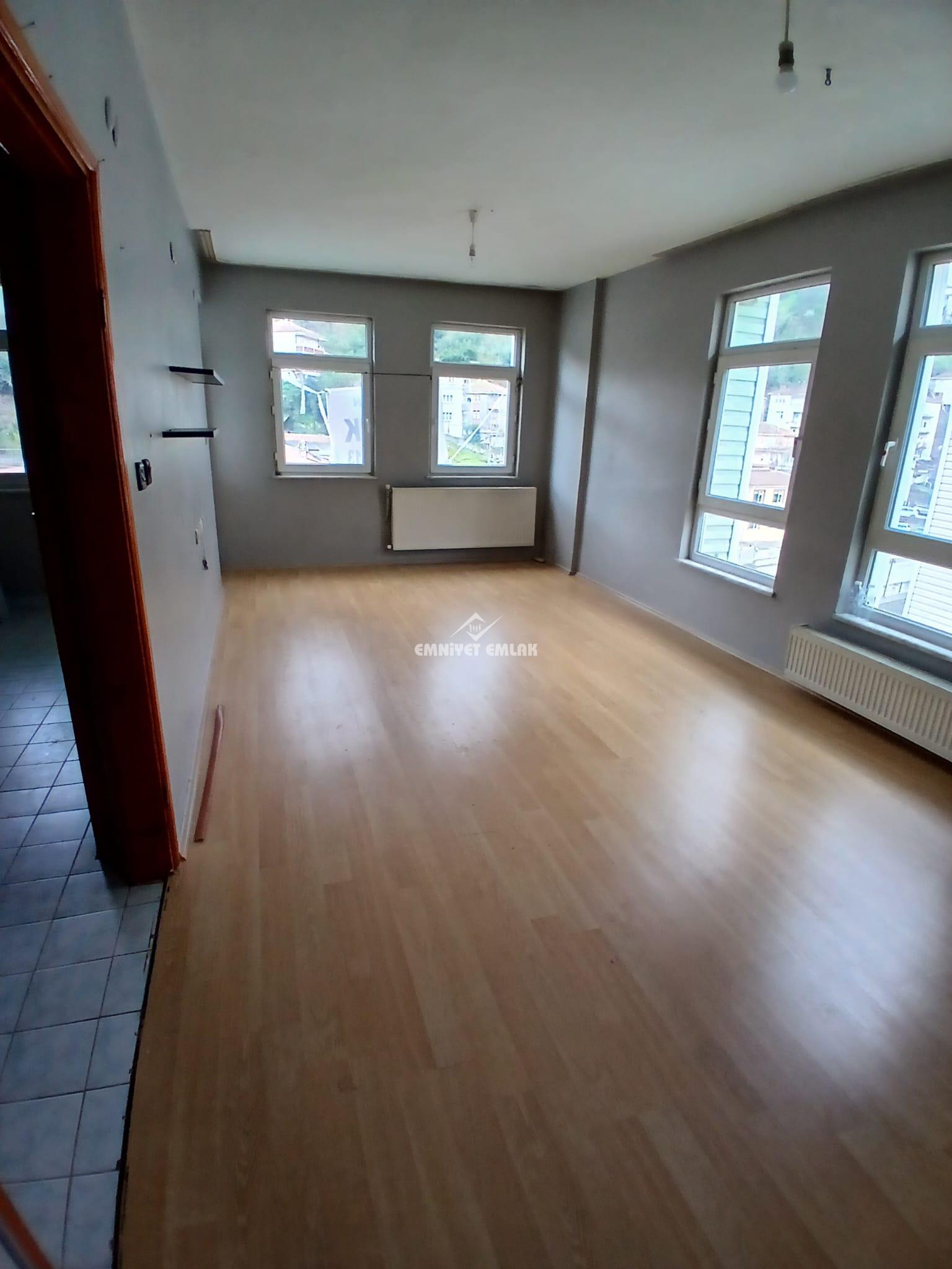 BEYÇAYIR SİTESİ ARA KAT 3+1 KİRALIK DAİRE