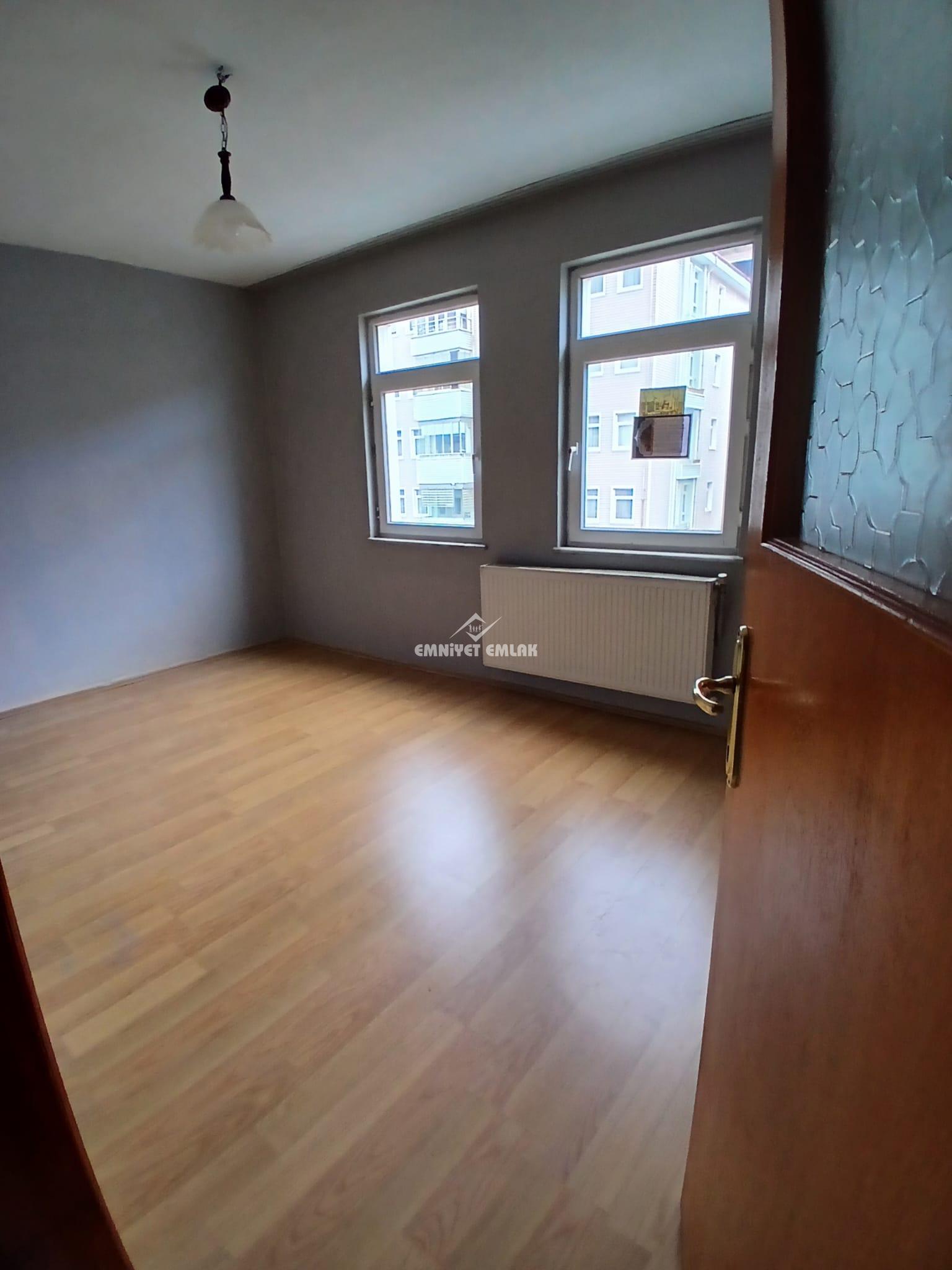 BEYÇAYIR SİTESİ ARA KAT 3+1 KİRALIK DAİRE