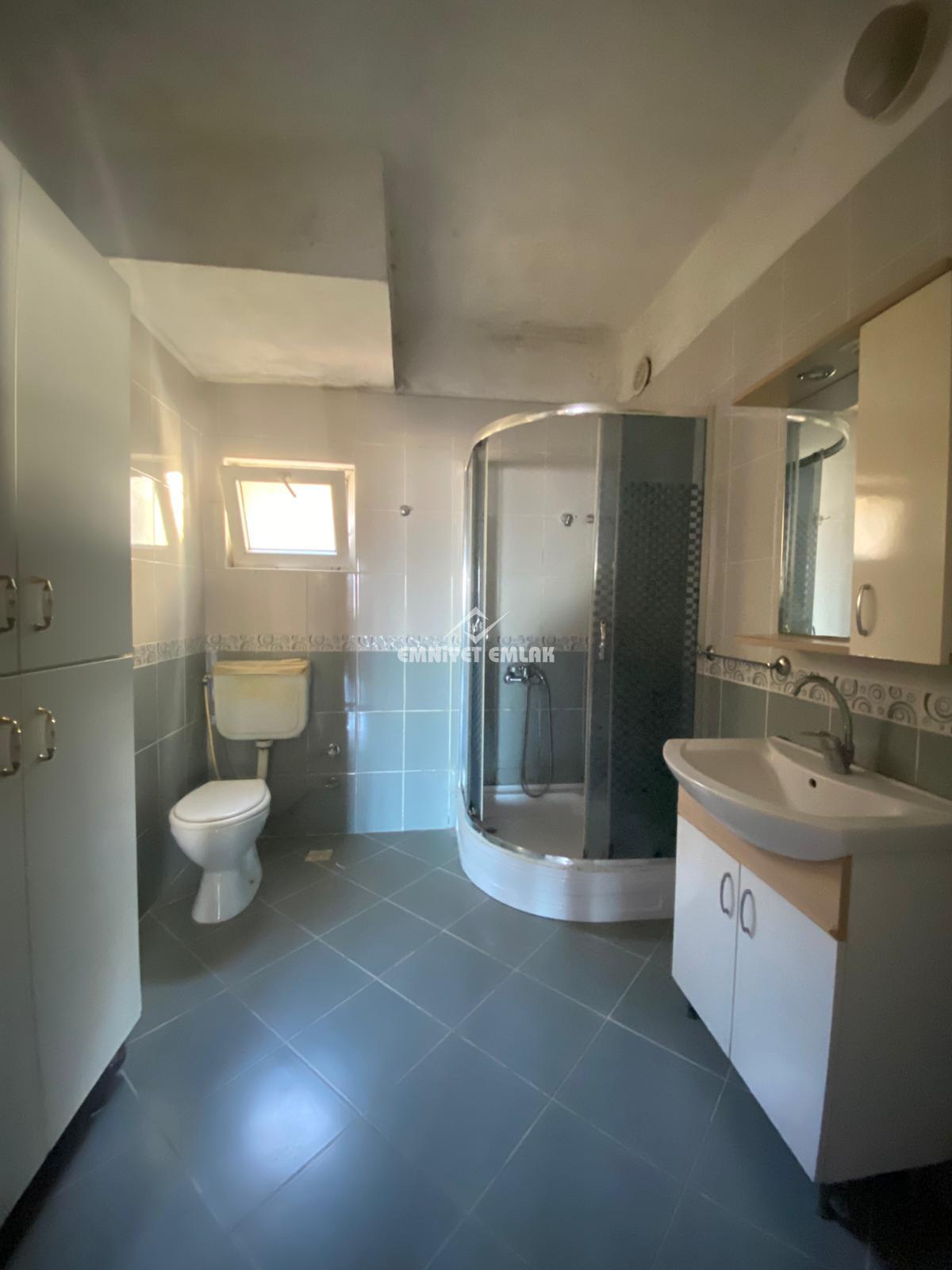 KDZ. Ereğli Akarca Mahallesi Dış Çeşme Mevkiinde Merkezi Konumda 3+1 Kiralık Daire