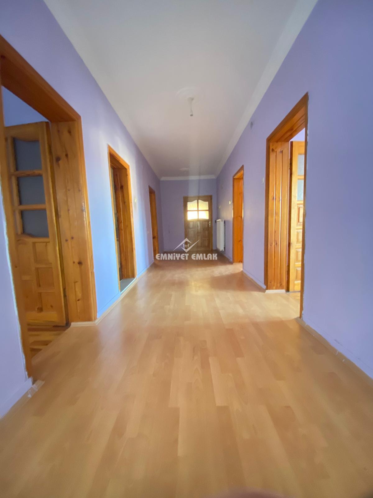 KDZ. Ereğli Akarca Mahallesi Dış Çeşme Mevkiinde Merkezi Konumda 3+1 Kiralık Daire