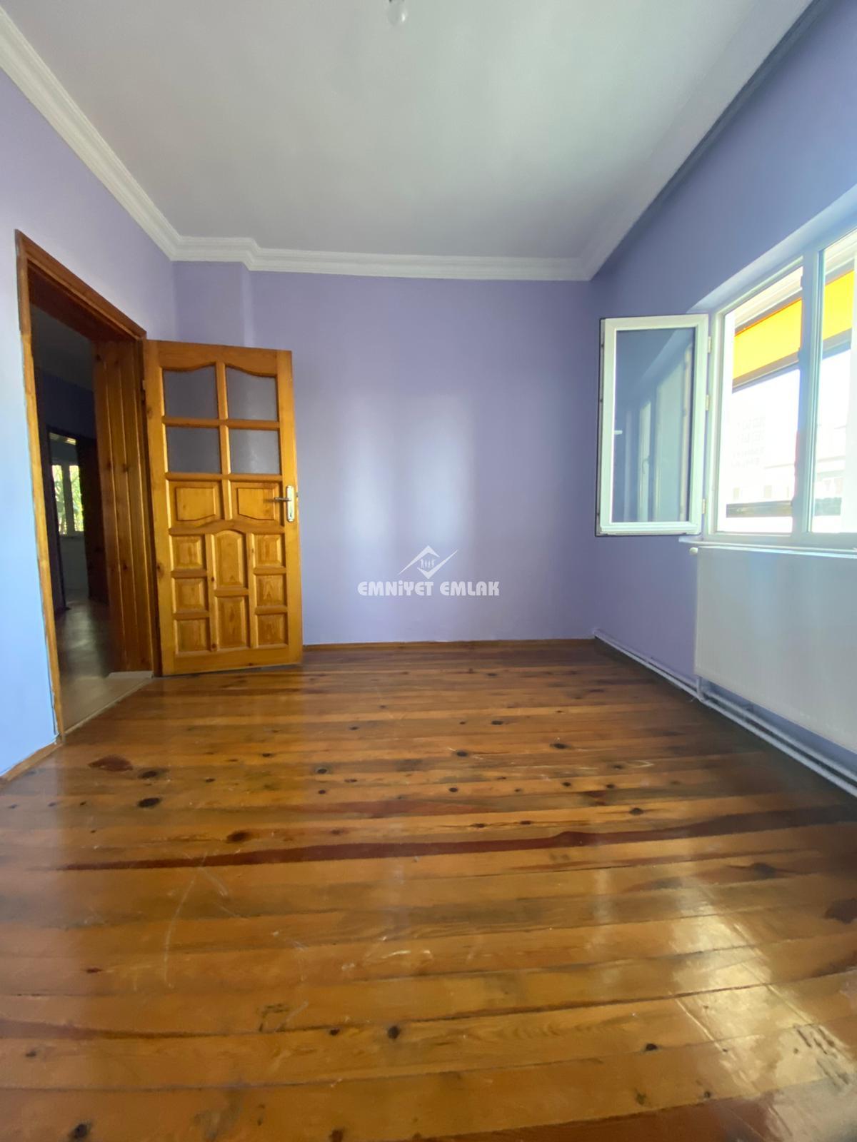 KDZ. Ereğli Akarca Mahallesi Dış Çeşme Mevkiinde Merkezi Konumda 3+1 Kiralık Daire