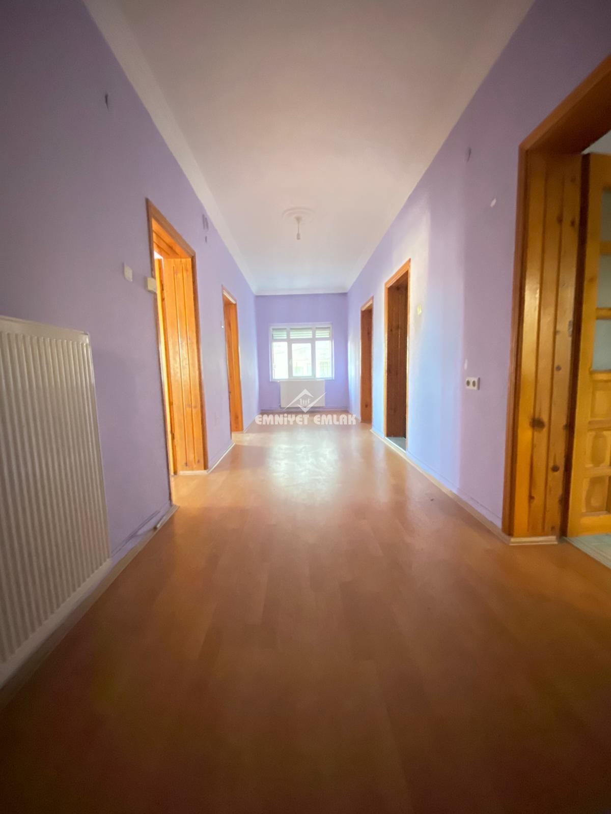 KDZ. Ereğli Akarca Mahallesi Dış Çeşme Mevkiinde Merkezi Konumda 3+1 Kiralık Daire