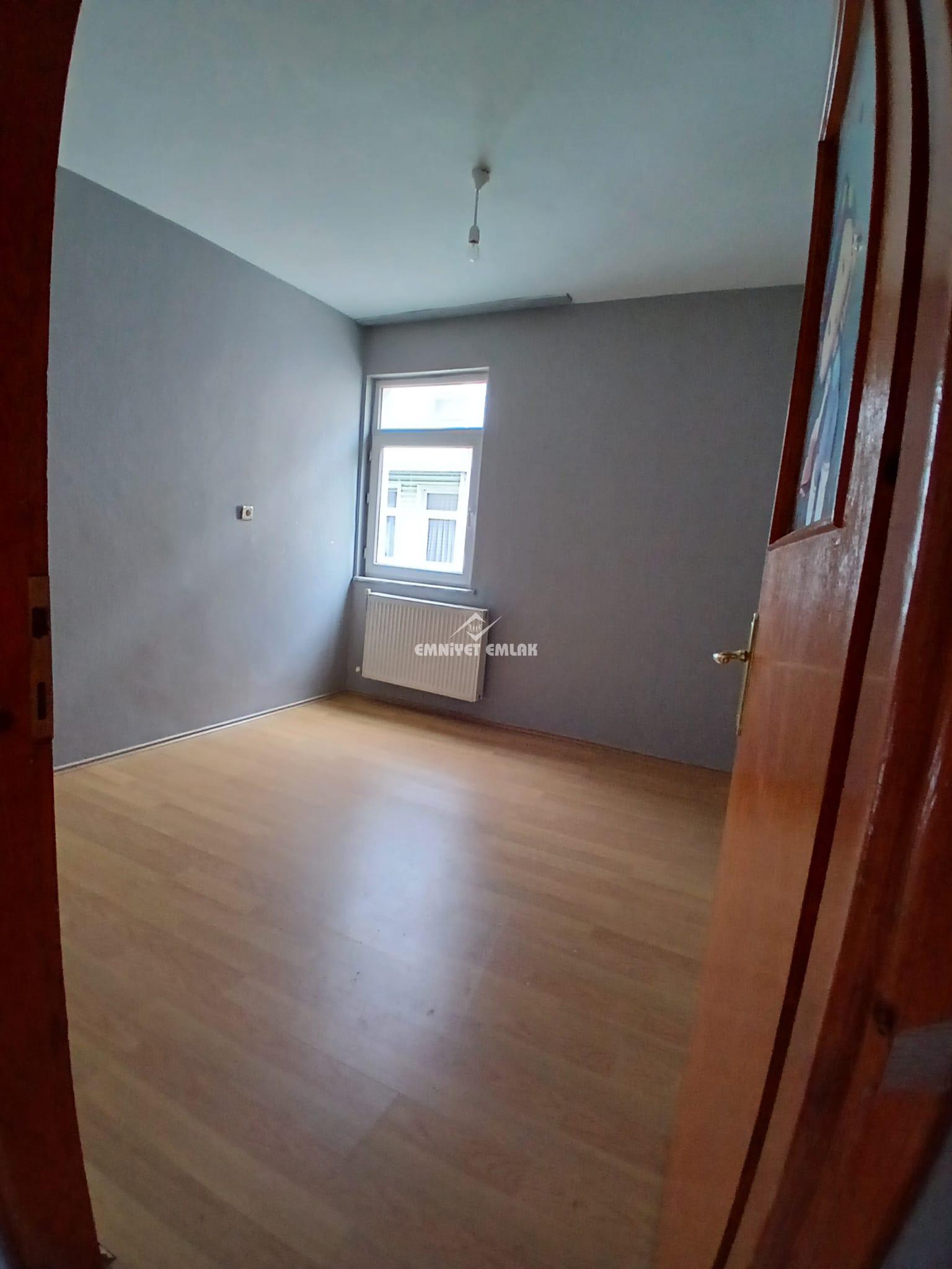 BEYÇAYIR SİTESİ ARA KAT 3+1 KİRALIK DAİRE