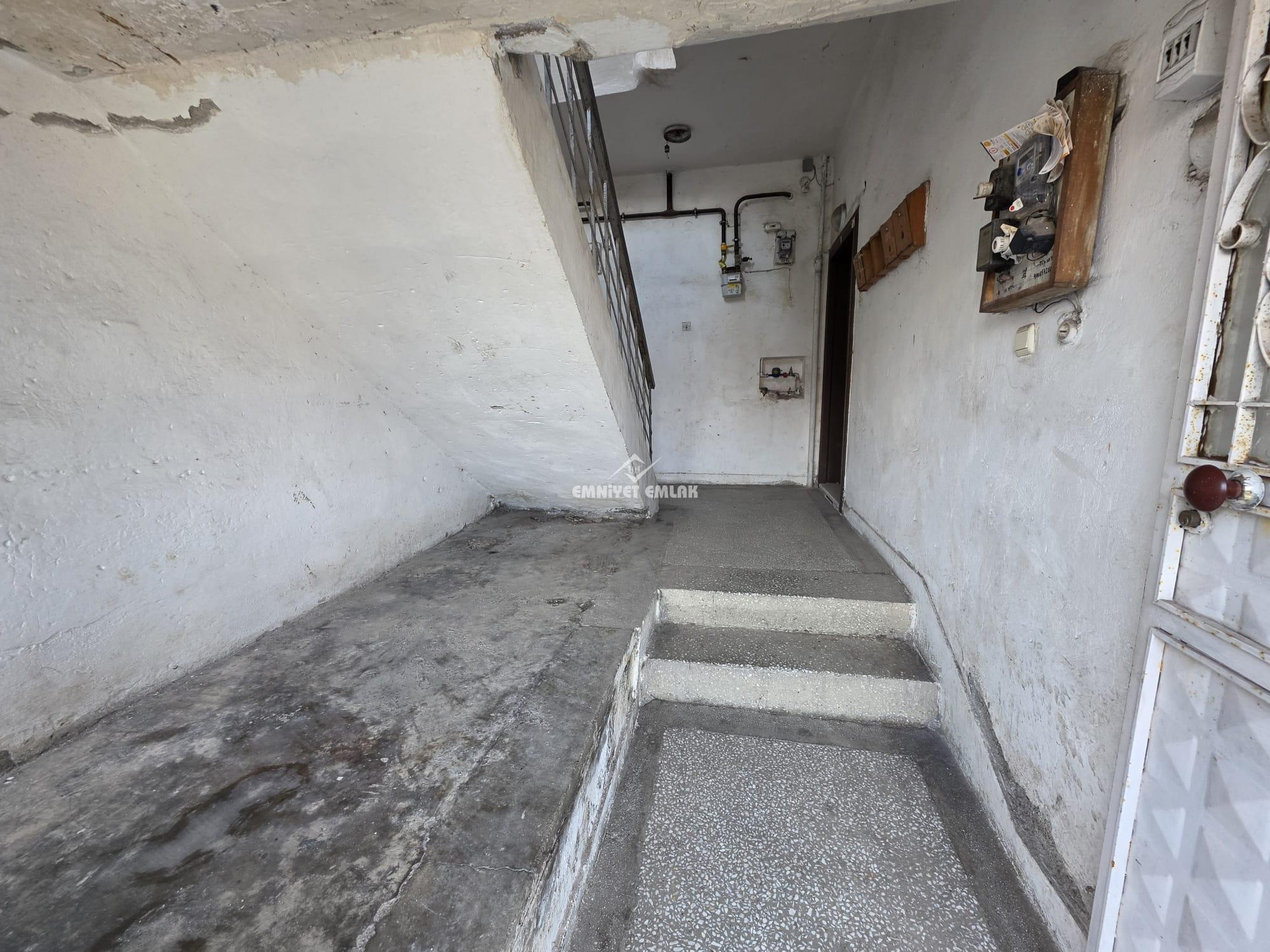 KDZ EREĞLİ  NİMET İLKÖĞRETİM OKULU MEVKİİ KANDİLLİ LOJMANLARINDA 2+1 SATILIK DAİRE