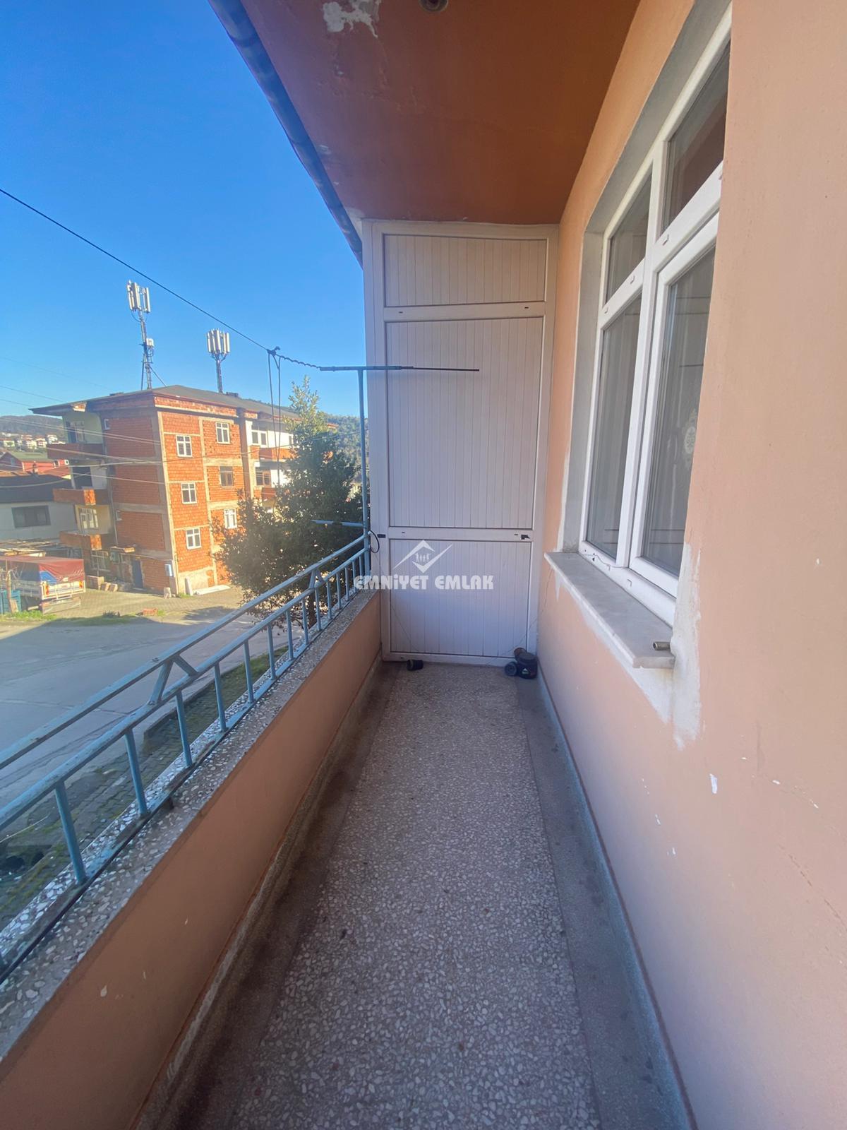 KDZ EREĞLİ KARGA MAHALLESİNDE ÇARŞIYA YÜRÜME MESAFESİNDE 2+1 KISMİ EŞYALI KİRALIK DAİRE