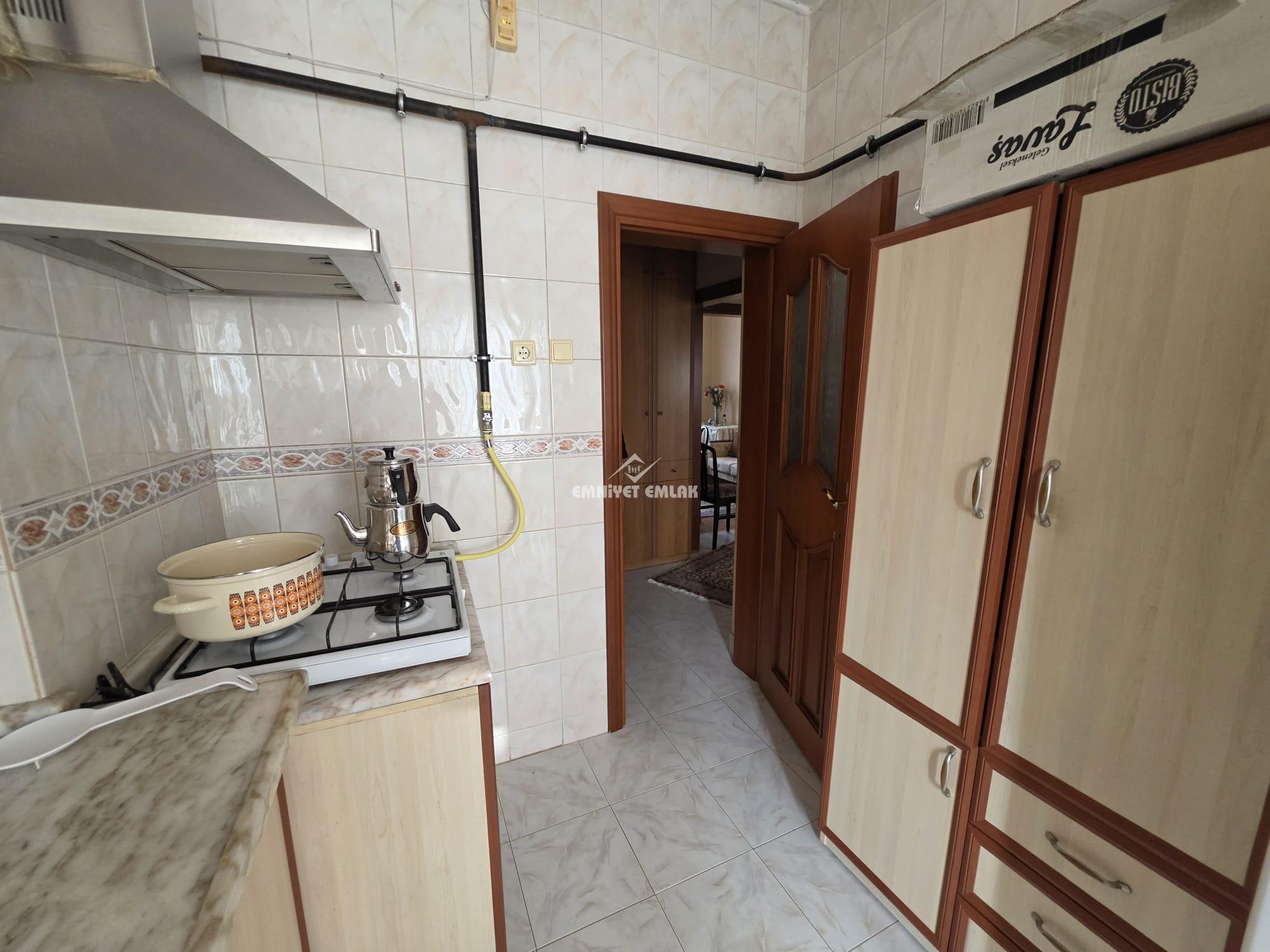 KDZ EREĞLİ  NİMET İLKÖĞRETİM OKULU MEVKİİ KANDİLLİ LOJMANLARINDA 2+1 SATILIK DAİRE
