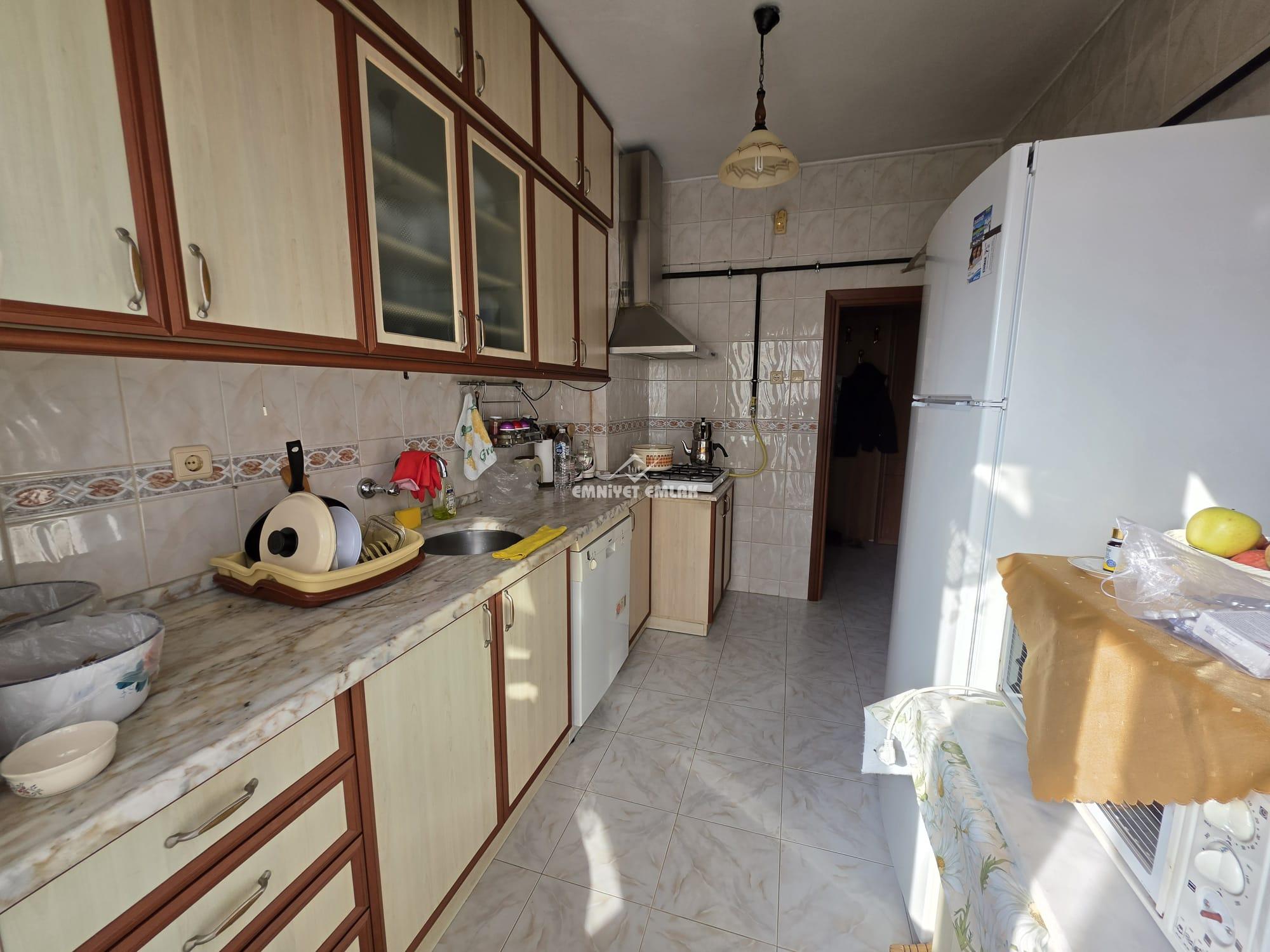 KDZ EREĞLİ  NİMET İLKÖĞRETİM OKULU MEVKİİ KANDİLLİ LOJMANLARINDA 2+1 SATILIK DAİRE