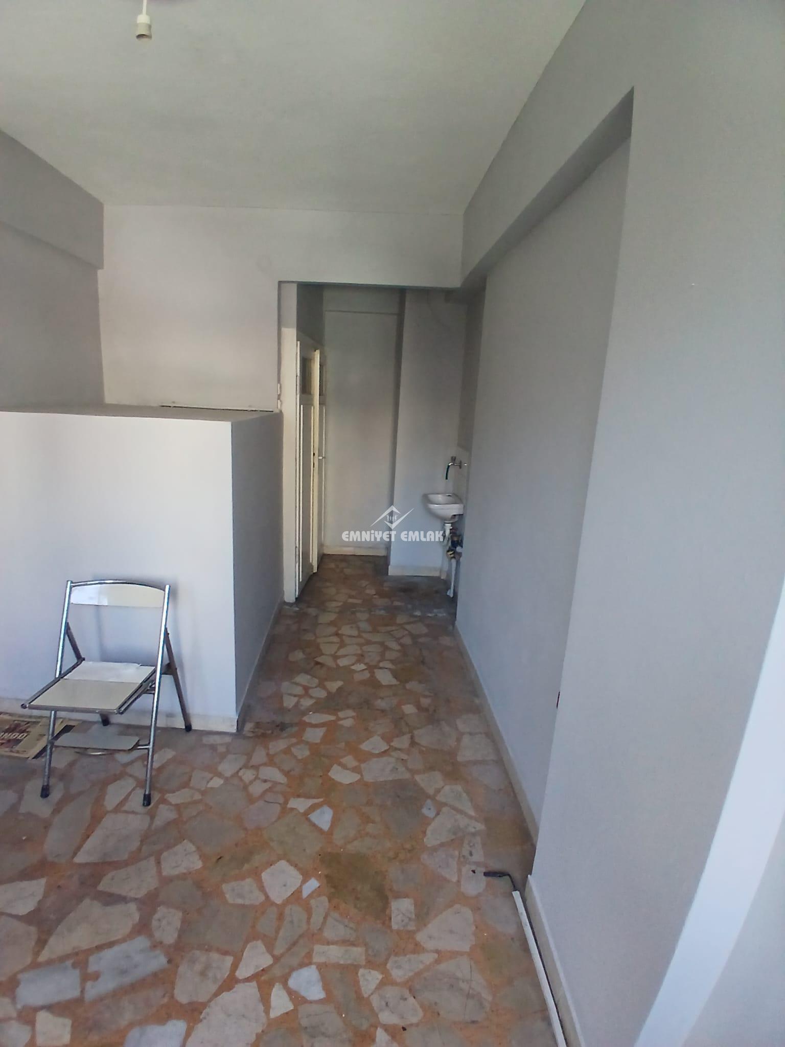 ÇARŞI MERKEZDE 18 METREKARE OFİS