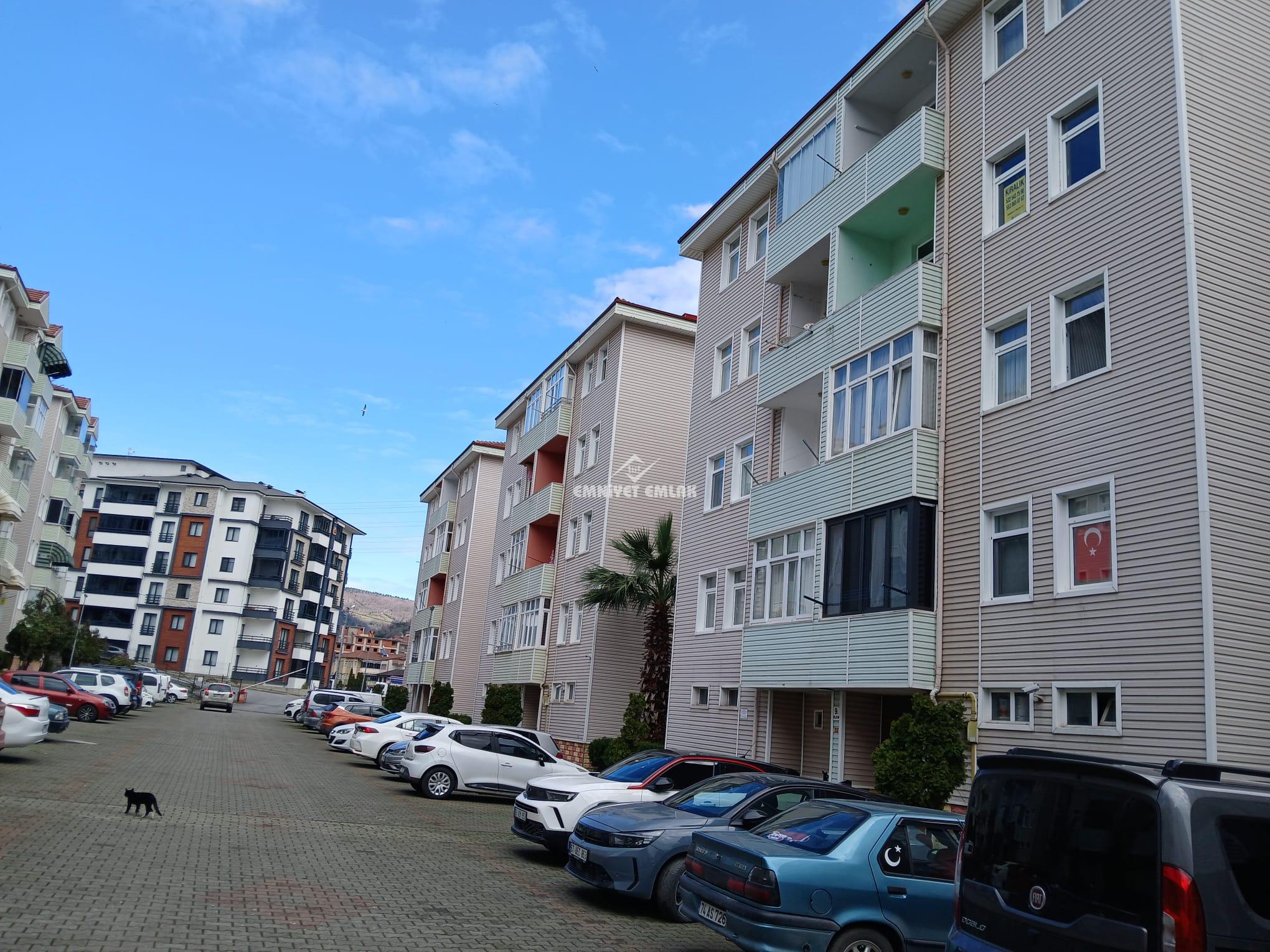 BEYÇAYIR SİTESİ ARA KAT 3+1 KİRALIK DAİRE