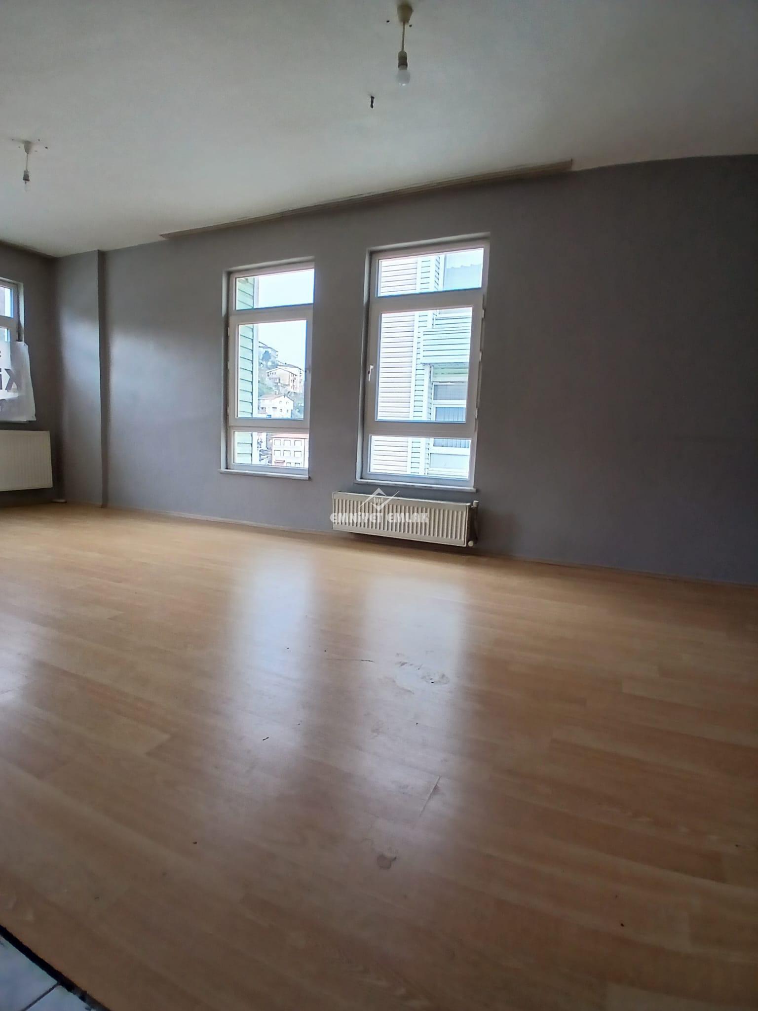 BEYÇAYIR SİTESİ ARA KAT 3+1 KİRALIK DAİRE