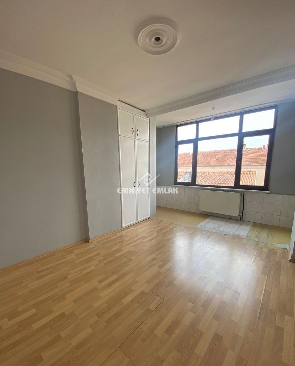 Müftü Mahallesi’nde Merkezi Konumda Kiralık 2+1 Daire