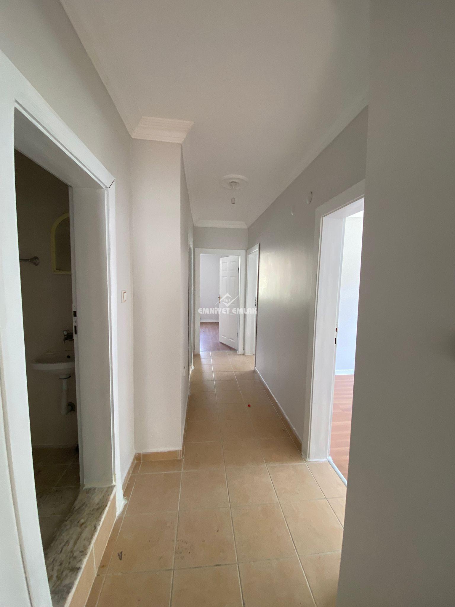 EREĞLİ AKARCA MAHALLESİ ÇARŞI MERKEZİ KONUMDA KİRALIK 3+1 DAİRE