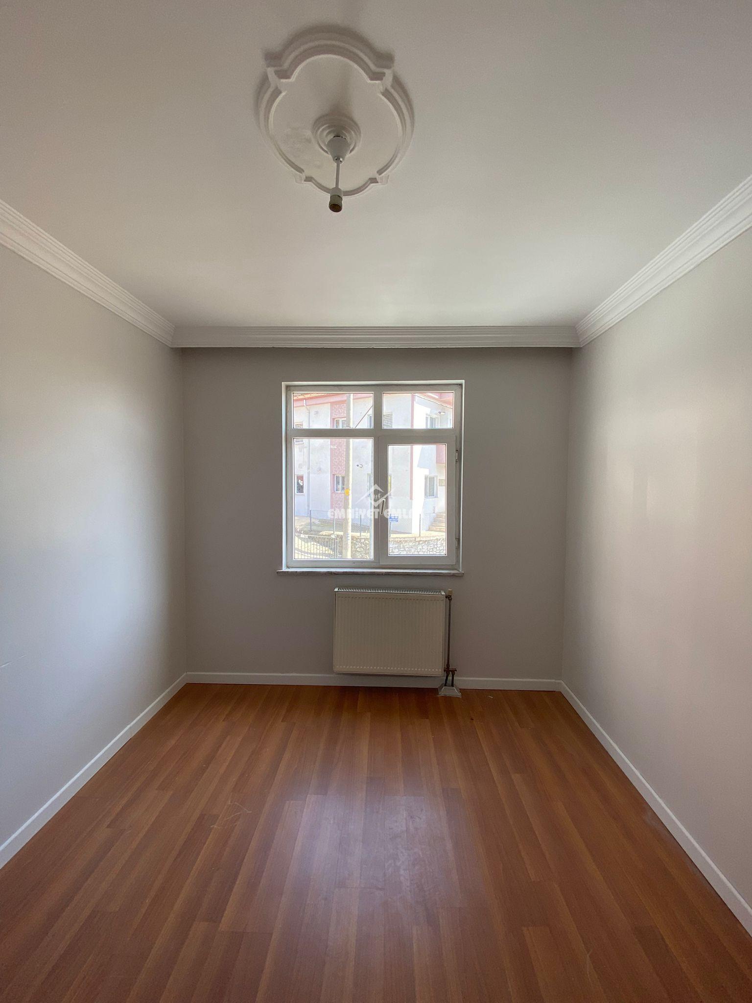 EREĞLİ AKARCA MAHALLESİ ÇARŞI MERKEZİ KONUMDA KİRALIK 3+1 DAİRE