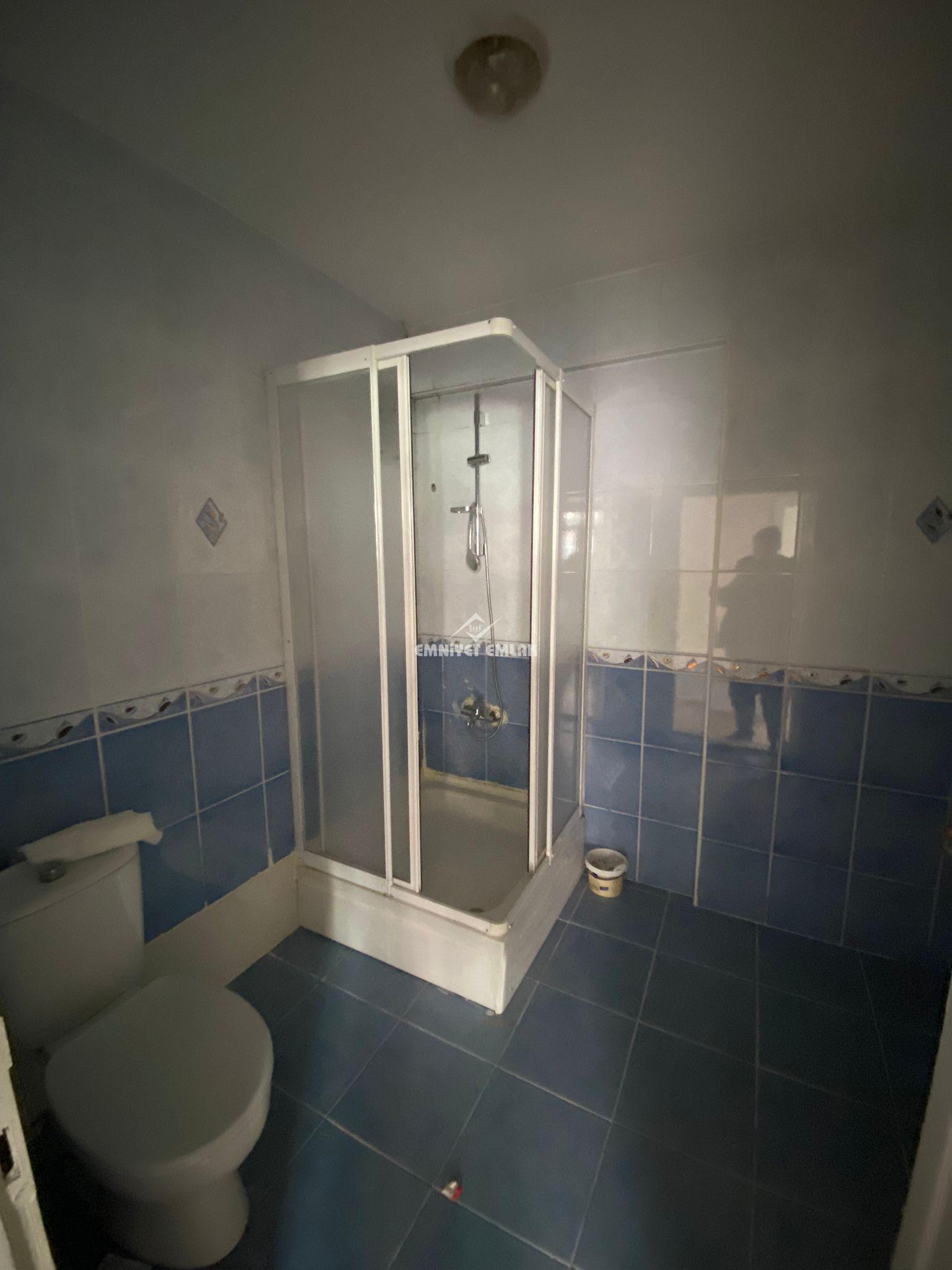 EREĞLİ AKARCA MAHALLESİ ÇARŞI MERKEZİ KONUMDA KİRALIK 3+1 DAİRE