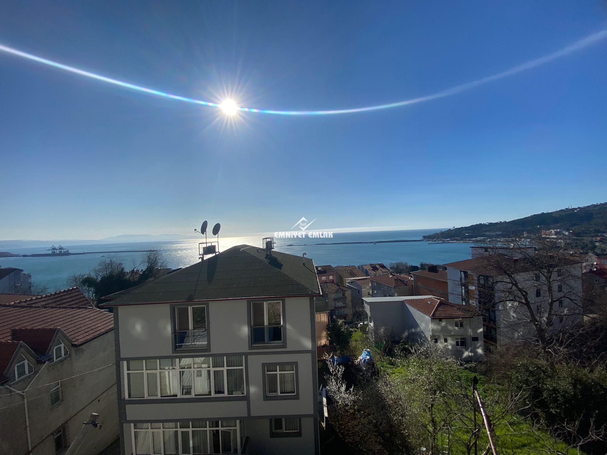 Kirmanlı’da Deniz Manzaralı, Merkezi Konumda 3+1 Kiralık Daire