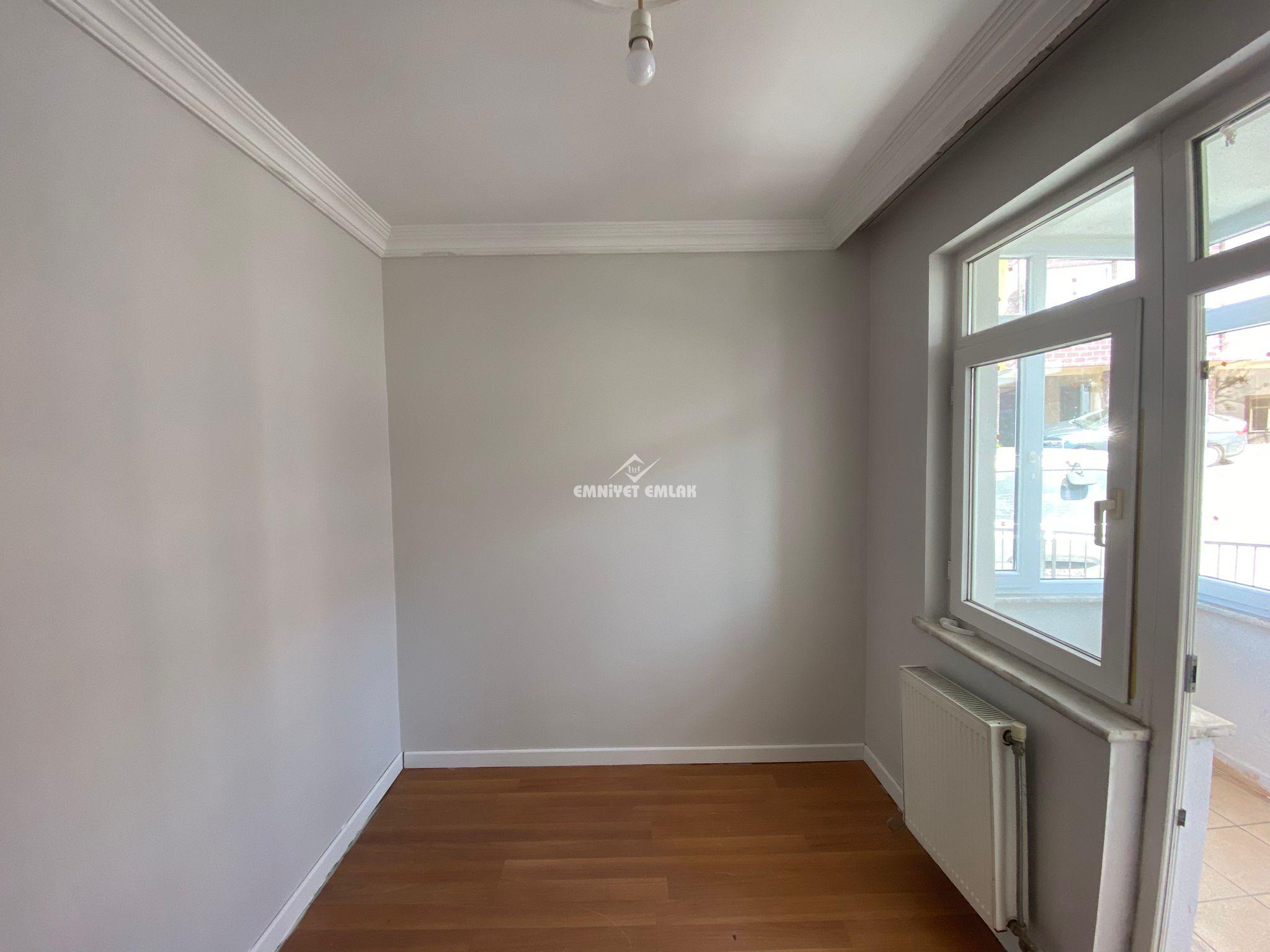 EREĞLİ AKARCA MAHALLESİ ÇARŞI MERKEZİ KONUMDA KİRALIK 3+1 DAİRE