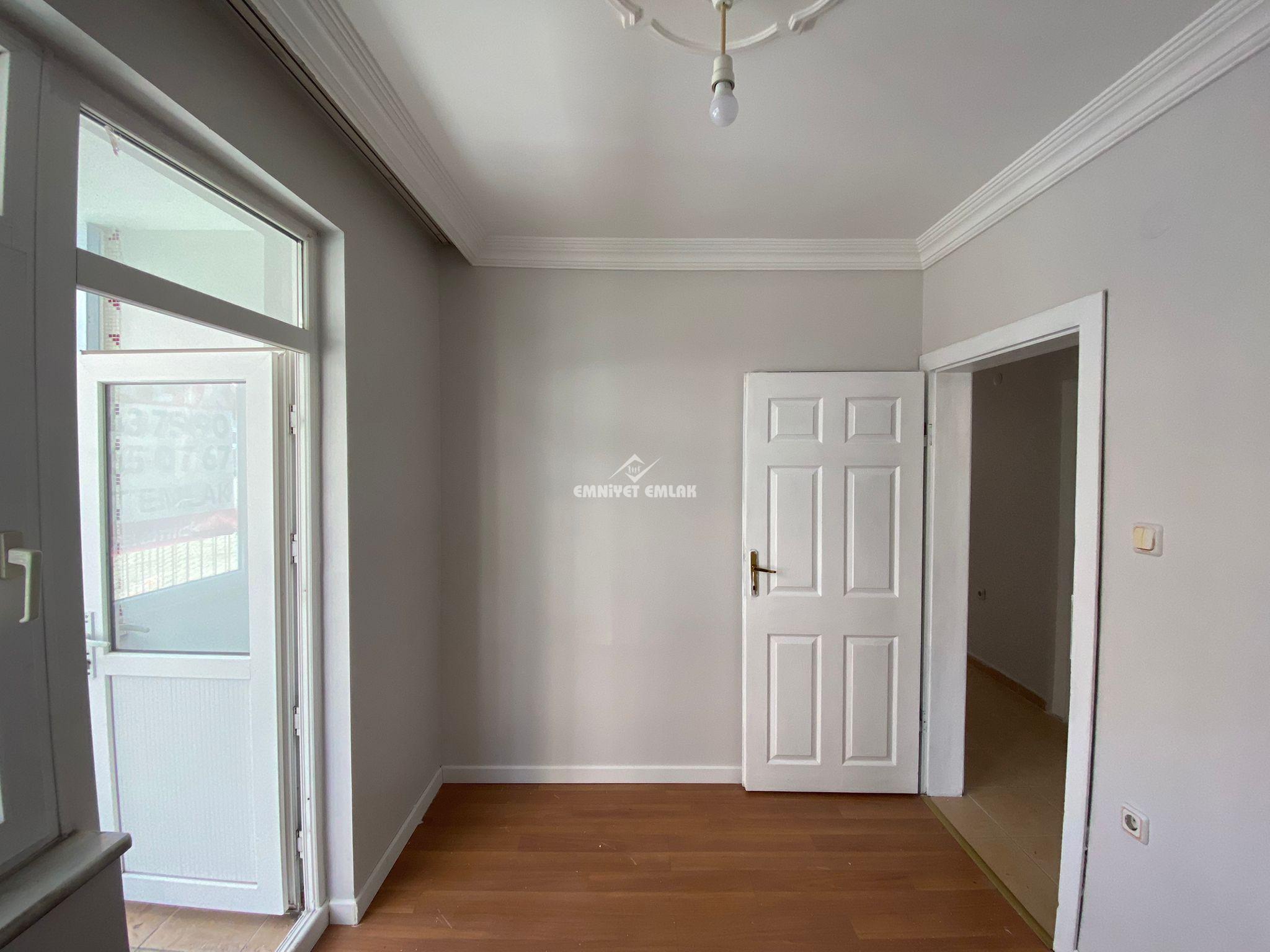 EREĞLİ AKARCA MAHALLESİ ÇARŞI MERKEZİ KONUMDA KİRALIK 3+1 DAİRE