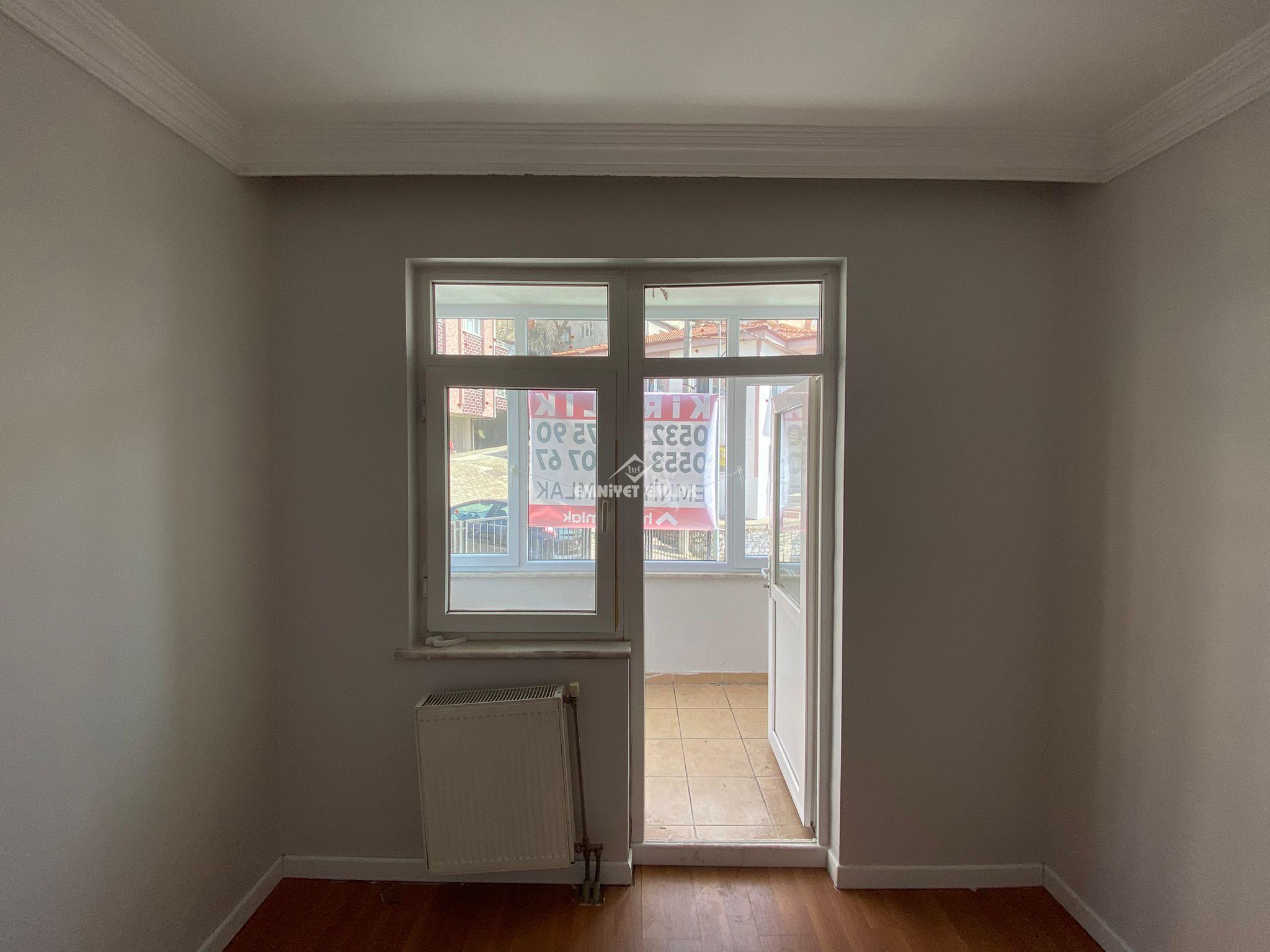 EREĞLİ AKARCA MAHALLESİ ÇARŞI MERKEZİ KONUMDA KİRALIK 3+1 DAİRE