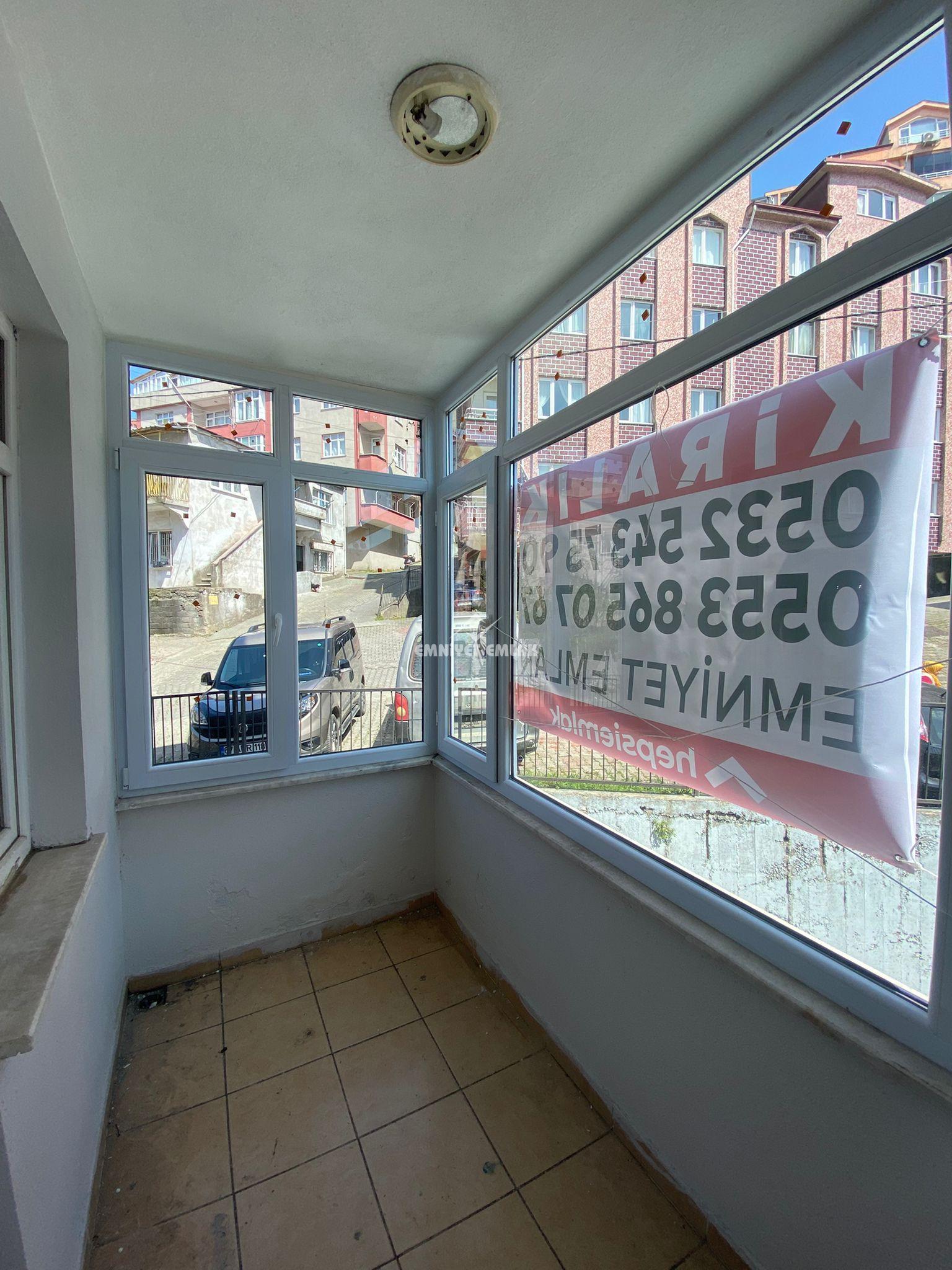 EREĞLİ AKARCA MAHALLESİ ÇARŞI MERKEZİ KONUMDA KİRALIK 3+1 DAİRE