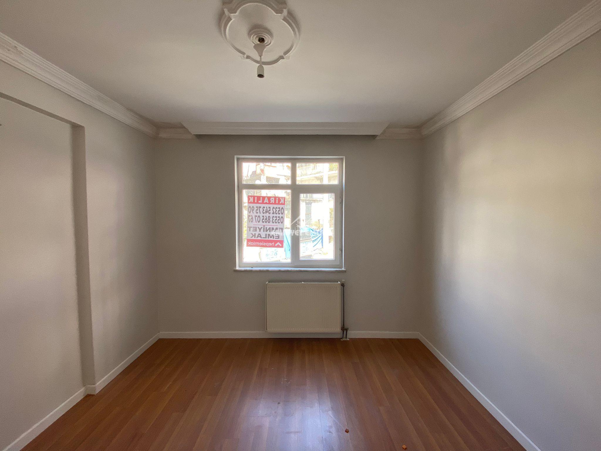 EREĞLİ AKARCA MAHALLESİ ÇARŞI MERKEZİ KONUMDA KİRALIK 3+1 DAİRE