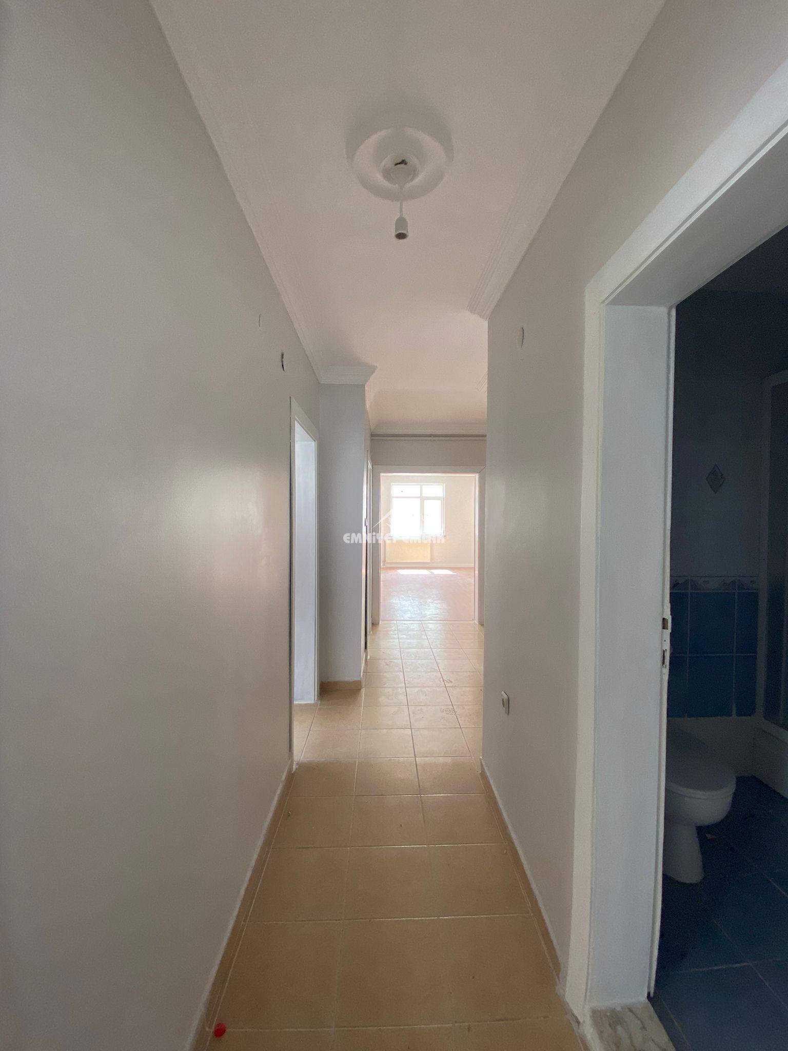 EREĞLİ AKARCA MAHALLESİ ÇARŞI MERKEZİ KONUMDA KİRALIK 3+1 DAİRE