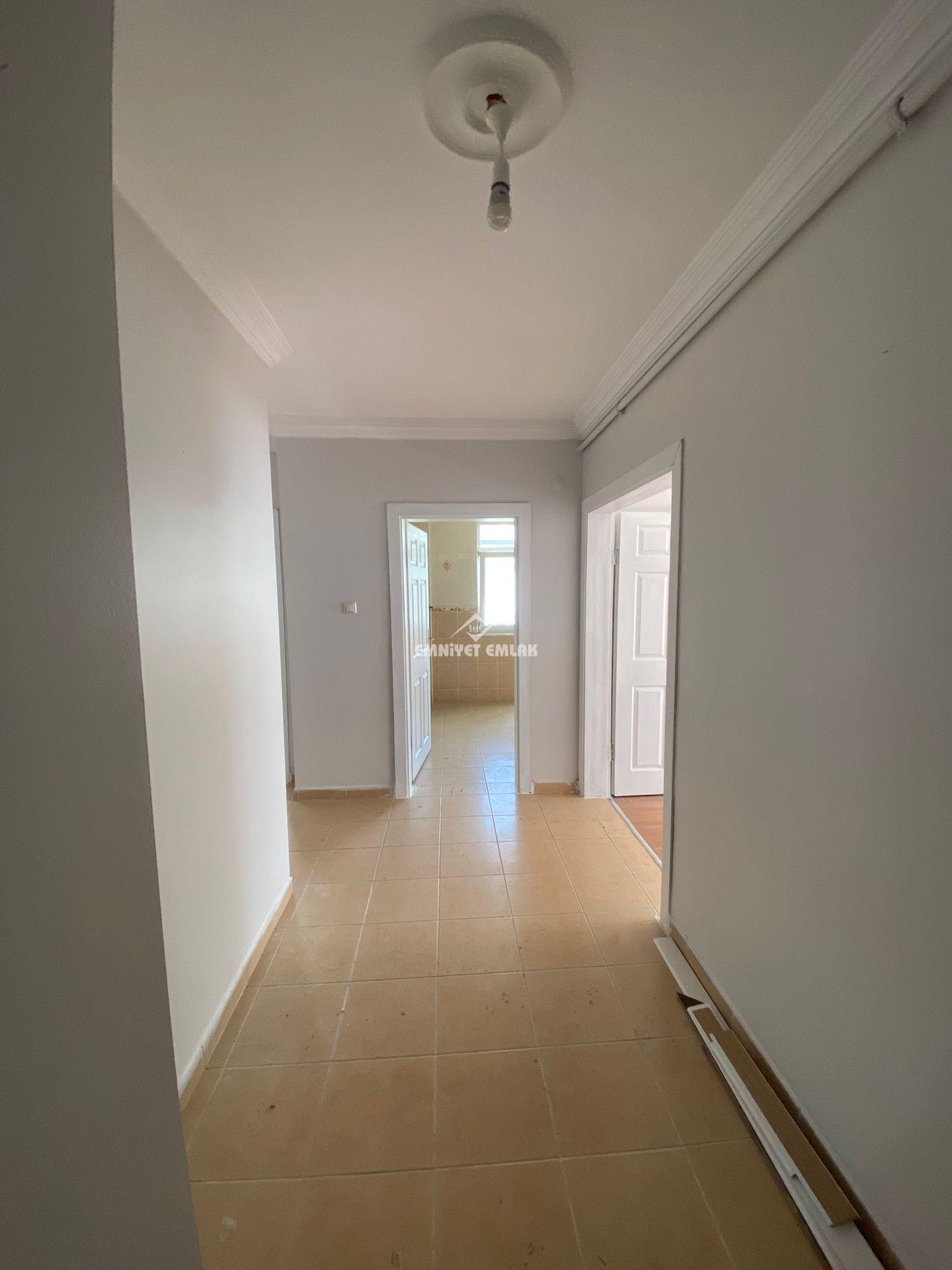 EREĞLİ AKARCA MAHALLESİ ÇARŞI MERKEZİ KONUMDA KİRALIK 3+1 DAİRE