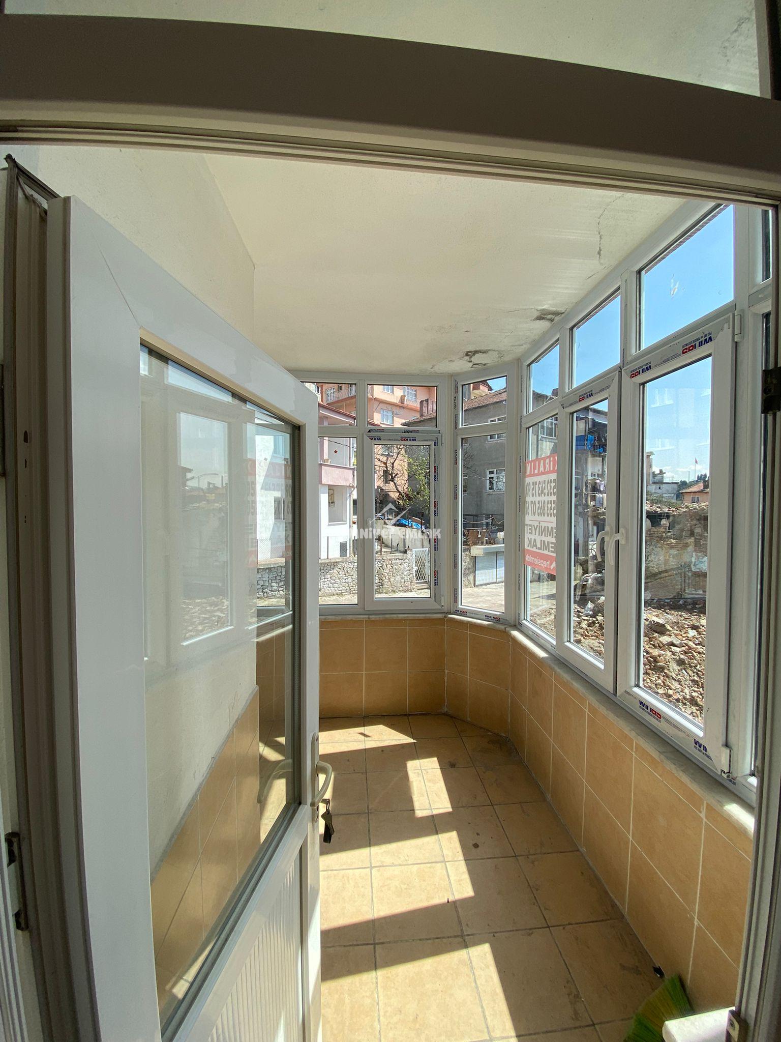 EREĞLİ AKARCA MAHALLESİ ÇARŞI MERKEZİ KONUMDA KİRALIK 3+1 DAİRE