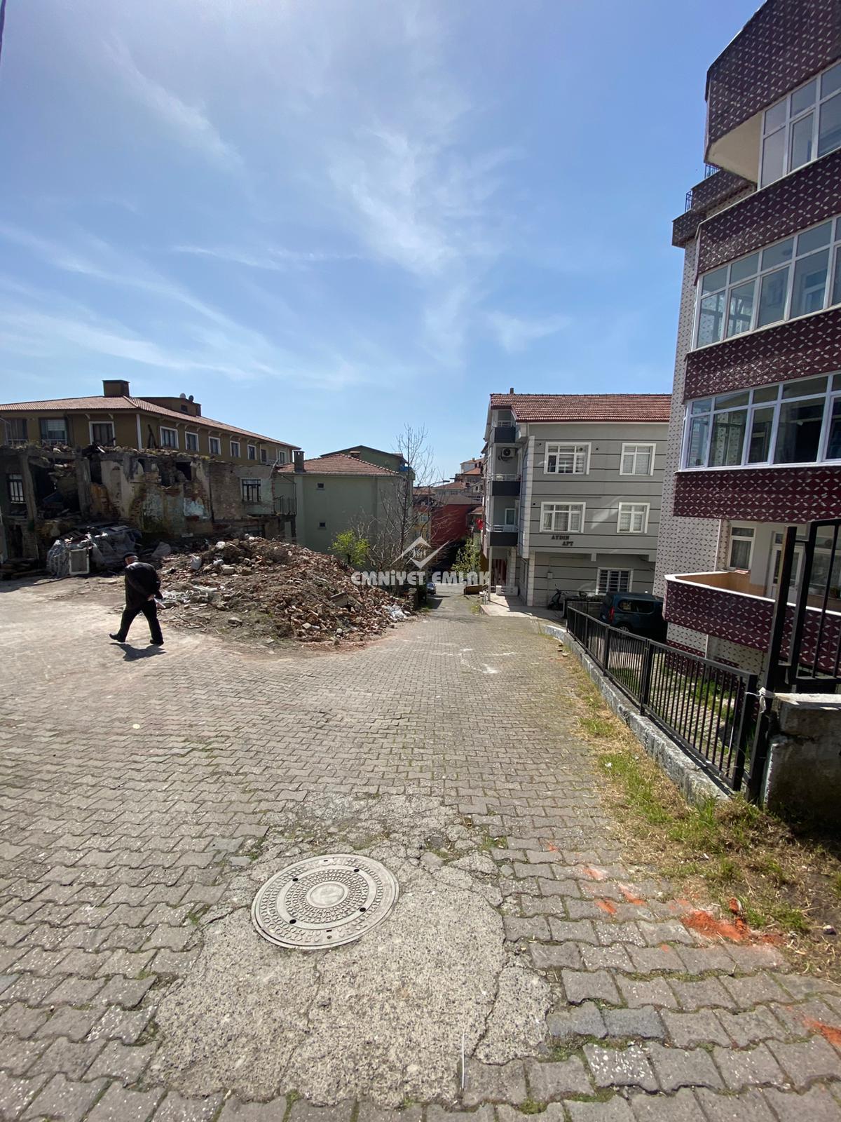 EREĞLİ AKARCA MAHALLESİ ÇARŞI MERKEZİ KONUMDA KİRALIK 3+1 DAİRE