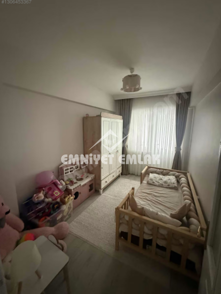 Akarca Mahallesi Merkezi Konumda | 3+1 Geniş Daire | Balkonlu | Açık Otoparklı