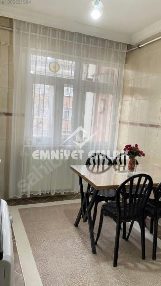 Hatip Sokak’ta Geniş, Ferah 2+1 Daire – Merkezi Konumda, Çift Balkonlu