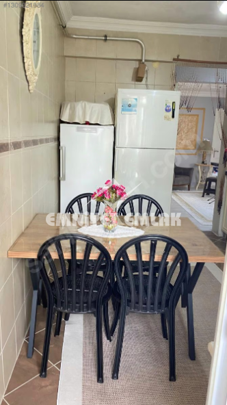 Hatip Sokak’ta Geniş, Ferah 2+1 Daire – Merkezi Konumda, Çift Balkonlu