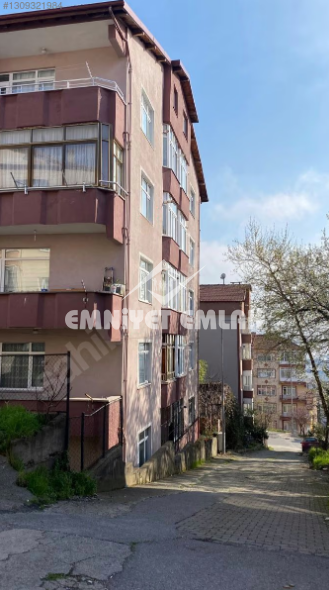 Hatip Sokak’ta Geniş, Ferah 2+1 Daire – Merkezi Konumda, Çift Balkonlu