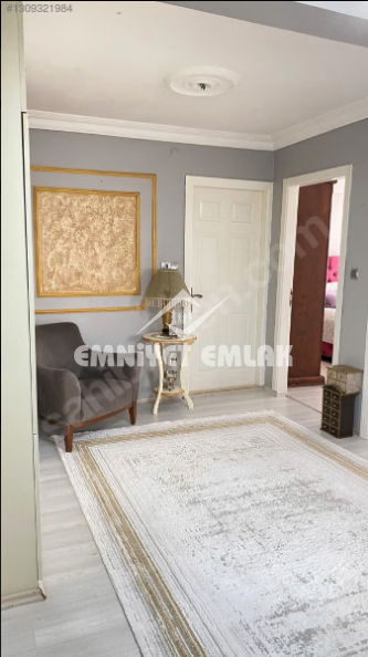 Hatip Sokak’ta Geniş, Ferah 2+1 Daire – Merkezi Konumda, Çift Balkonlu