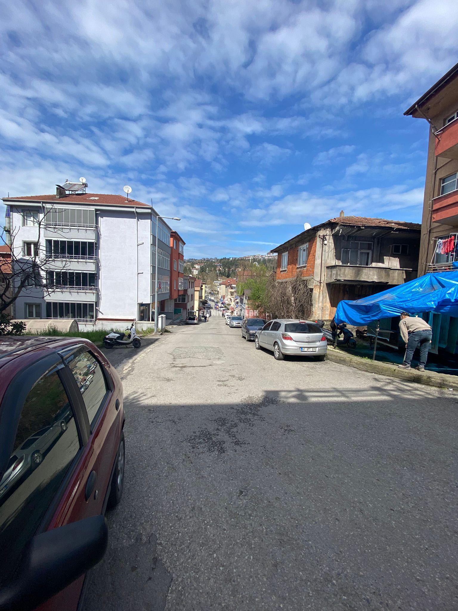 KAVAKLIK MAHALLESİNDE KİRALIK 2+1 DAİRE