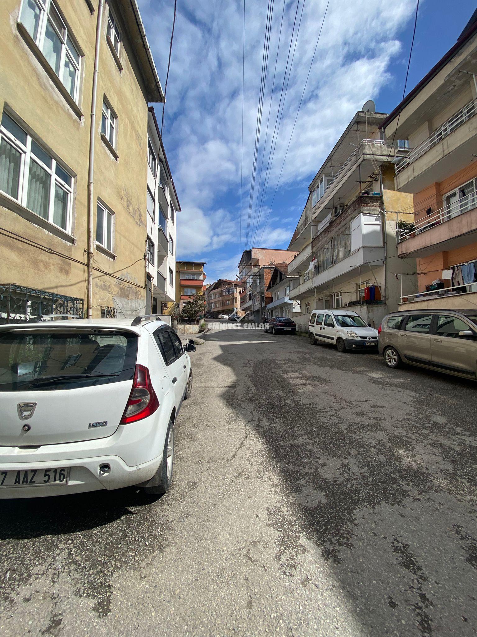 KAVAKLIK MAHALLESİNDE KİRALIK 2+1 DAİRE