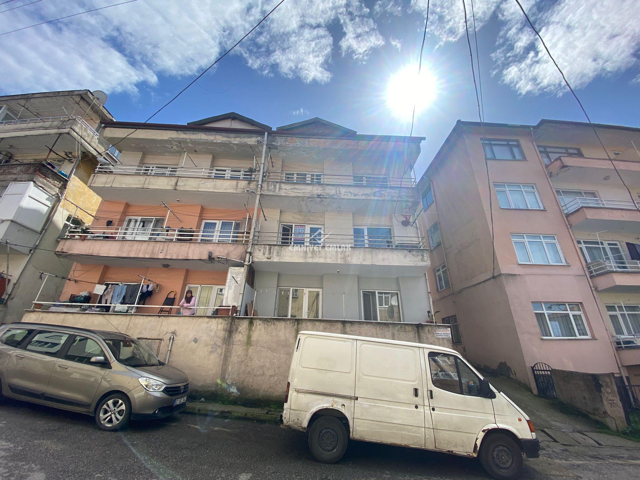 KAVAKLIK MAHALLESİNDE KİRALIK 2+1 DAİRE