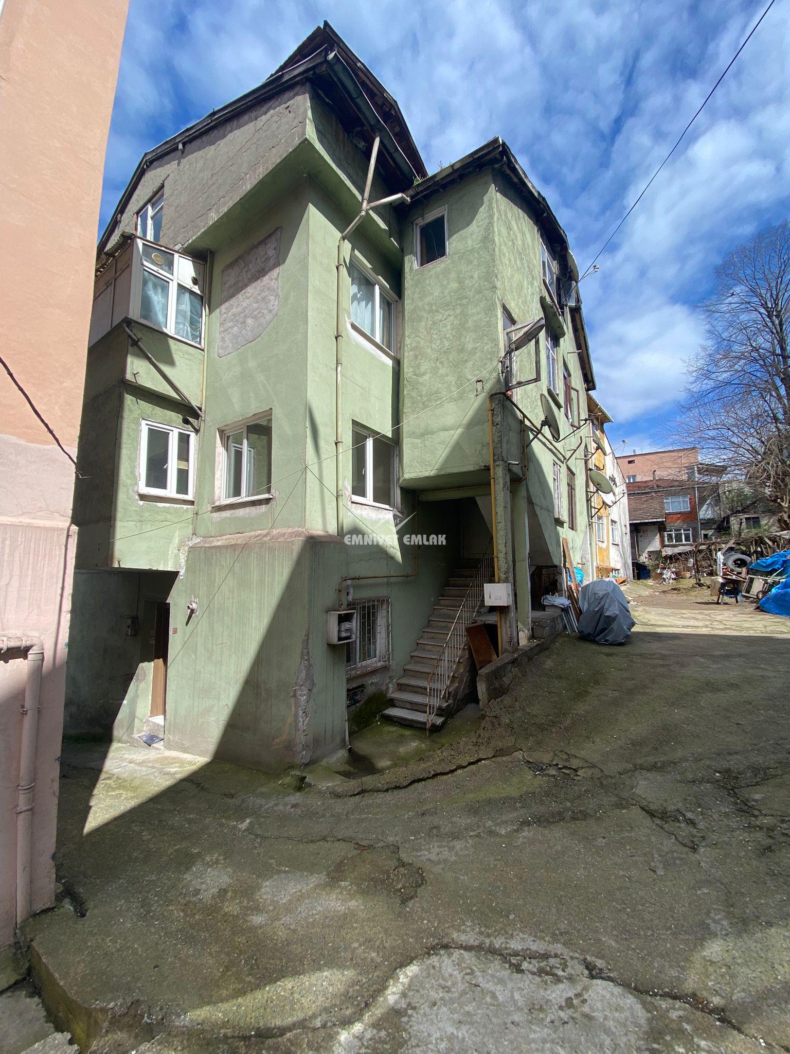 KAVAKLIK MAHALLESİNDE KİRALIK 2+1 DAİRE