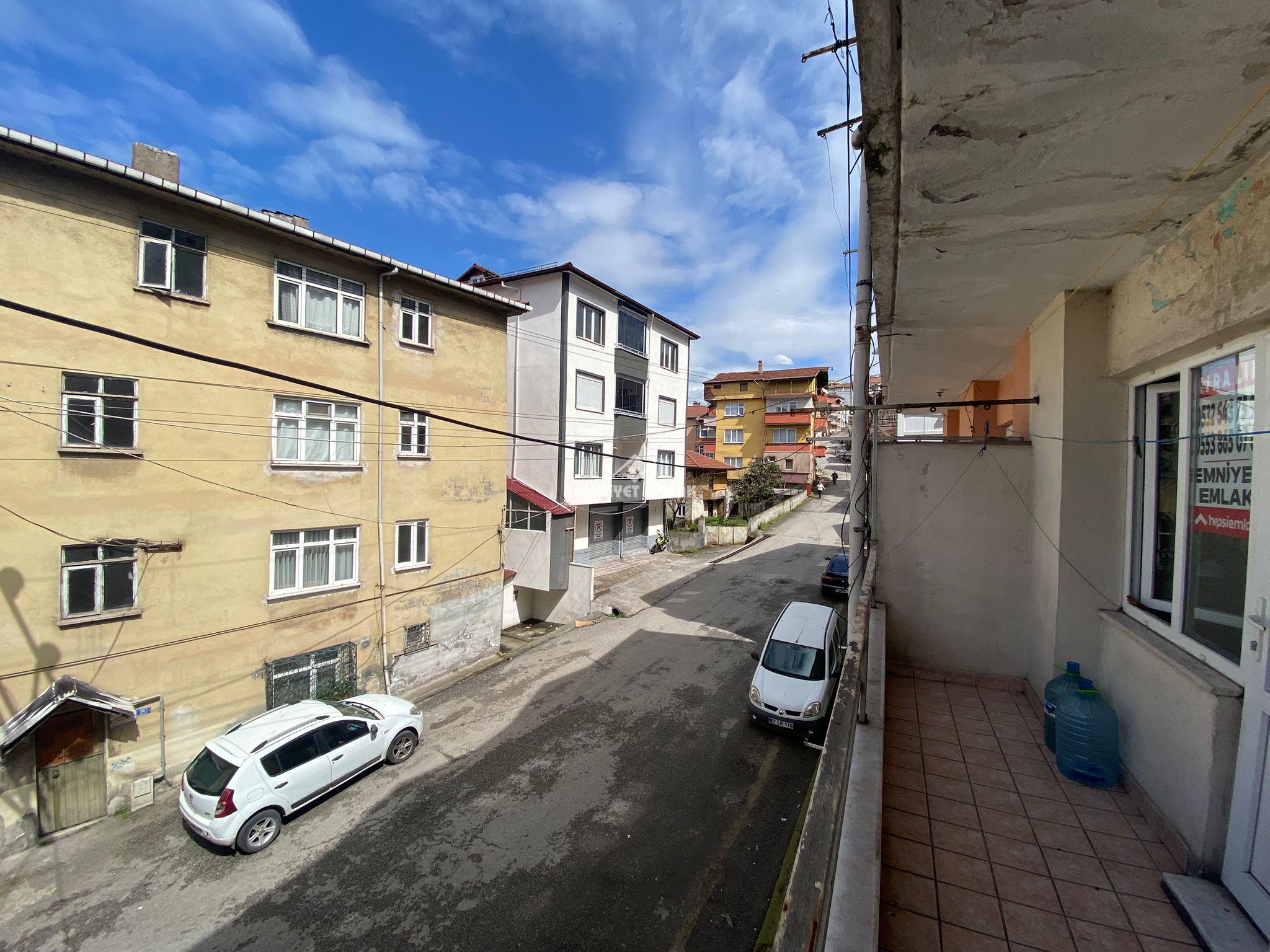 KAVAKLIK MAHALLESİNDE KİRALIK 2+1 DAİRE